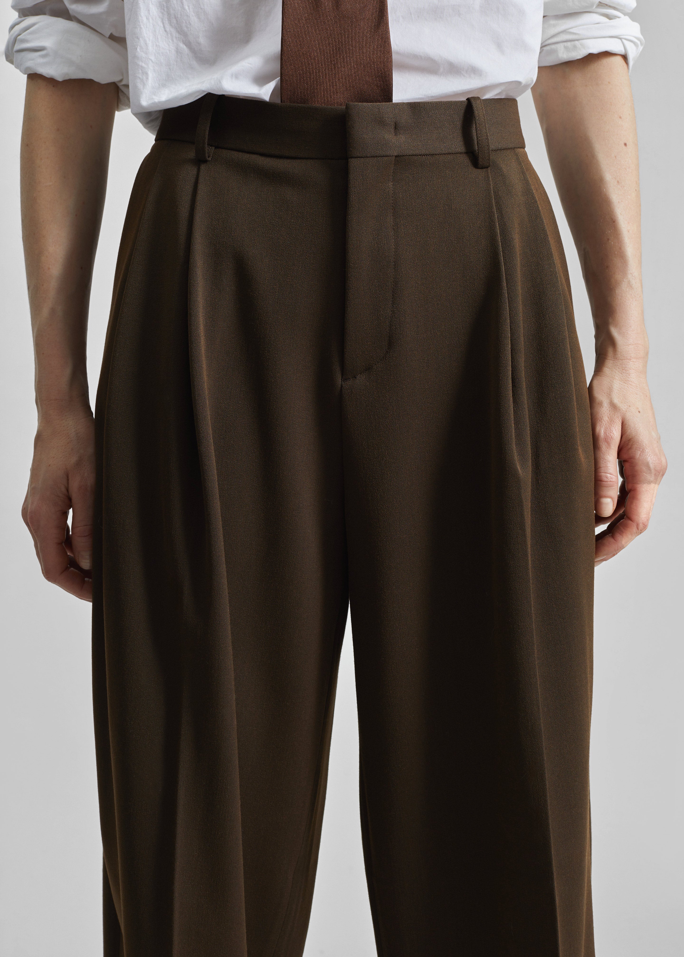 Vester Pleated Trousers - Brown