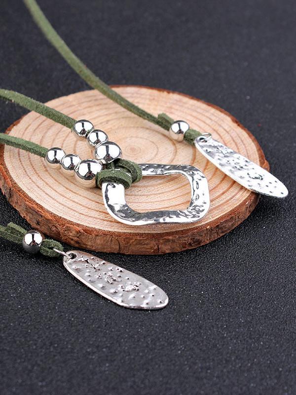 Freely adjustable piece velvet rope necklace