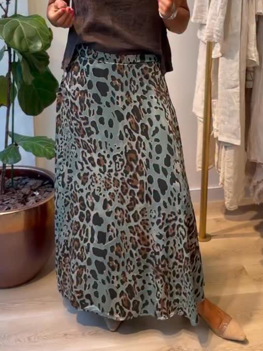Cozy Linen And Cotton Leopard Print Skirt.