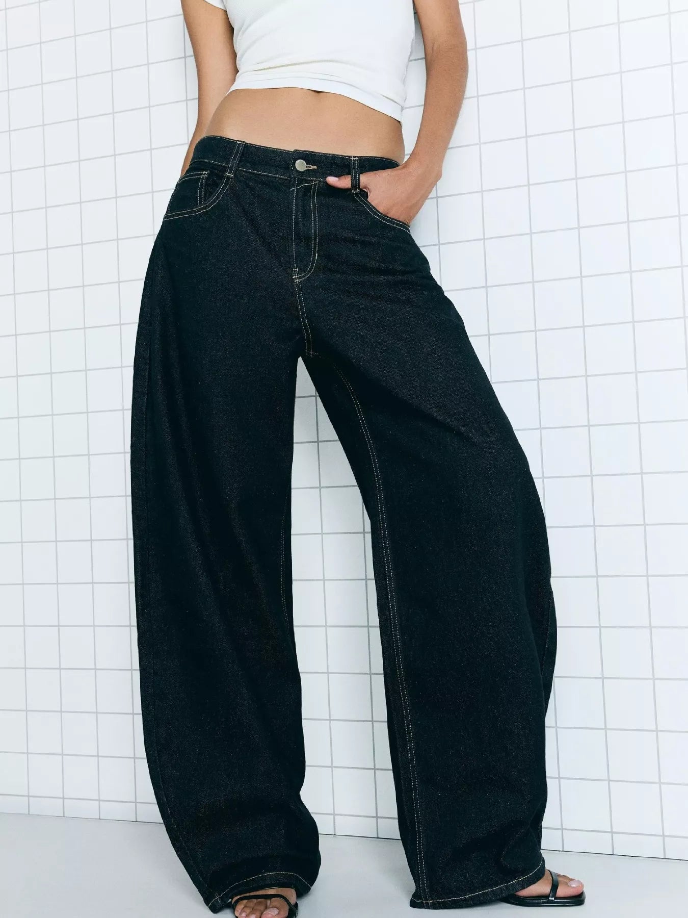 Wide Leg Washed Jeans