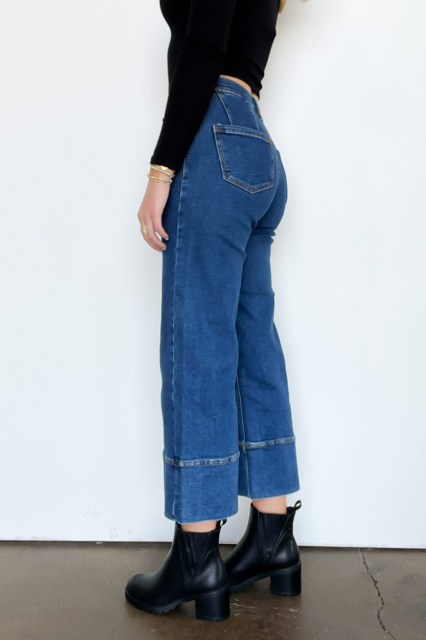 Mid Rise Crop Pleated Jeans