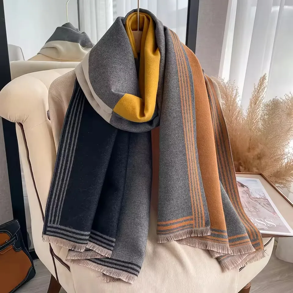 Women's Colorblock Tassel Decor Scarf