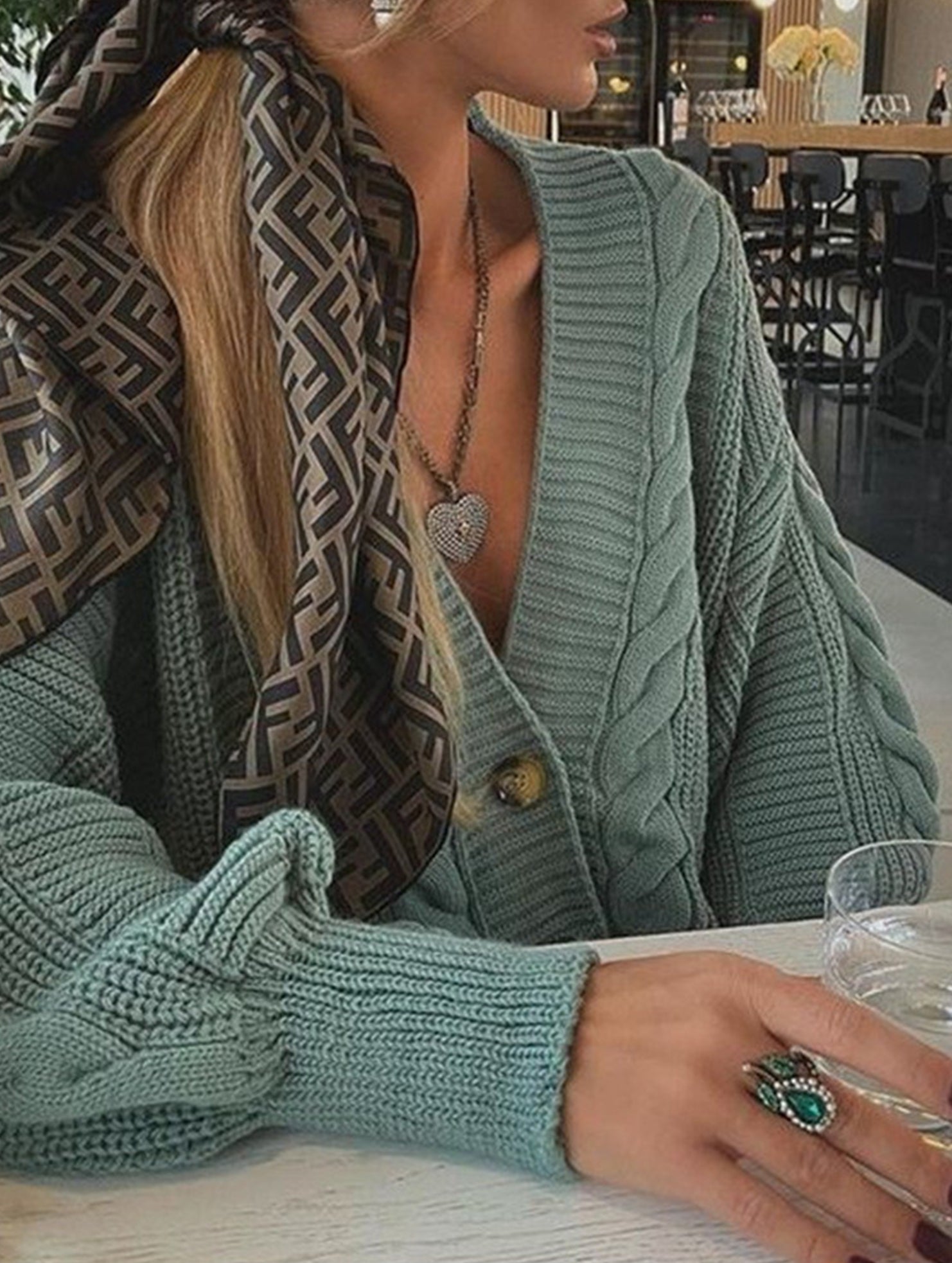 V-neck button-down thick knitted suit for women_CWSS01445