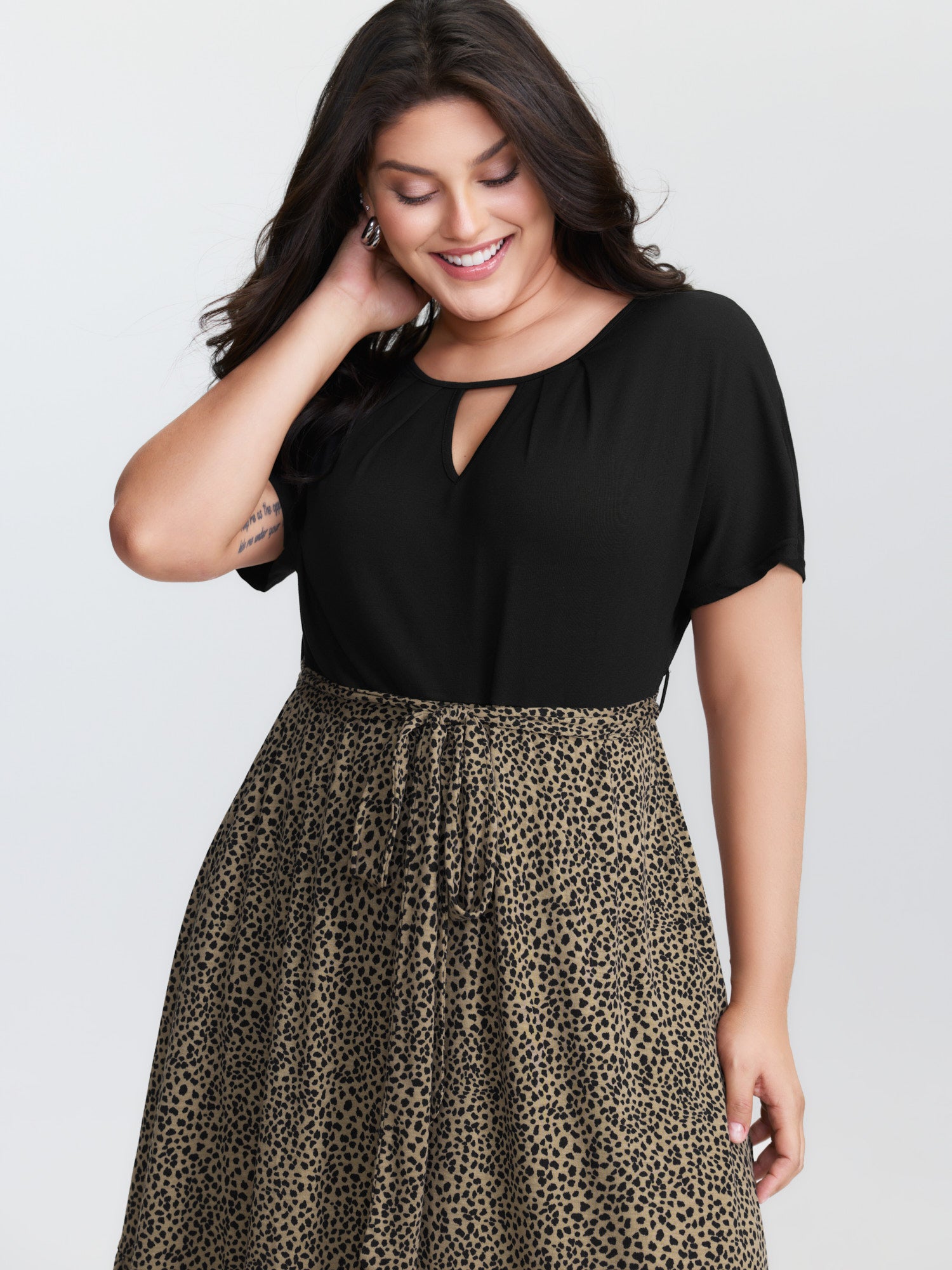 Leopard Print Contrast Cut-Out Neckline Midi Dress