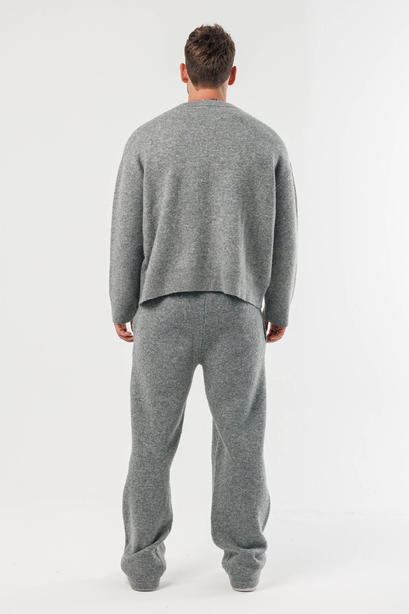 Men’s Classic Knit Sweater Set – Everyday Comfort Outfit