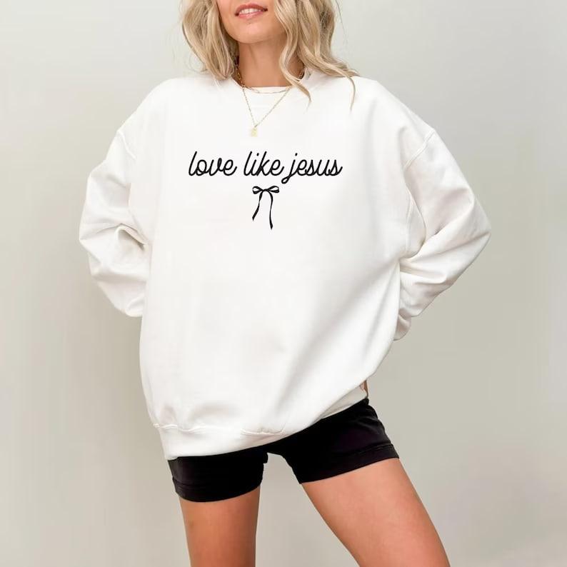 Women’s Faith-Inspired Crewneck Sweatshirt – “Love Like Jesus”