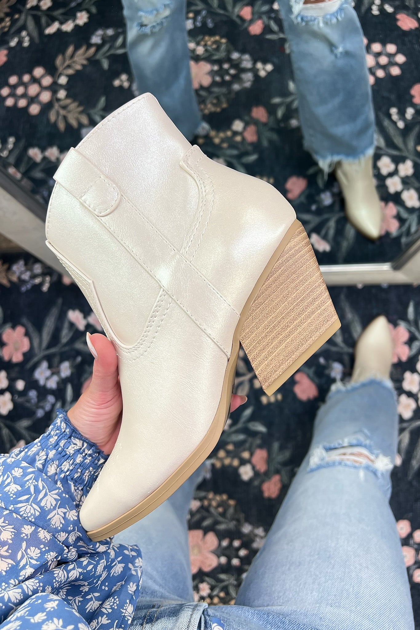 Western Cowgirl Heeled Bootie