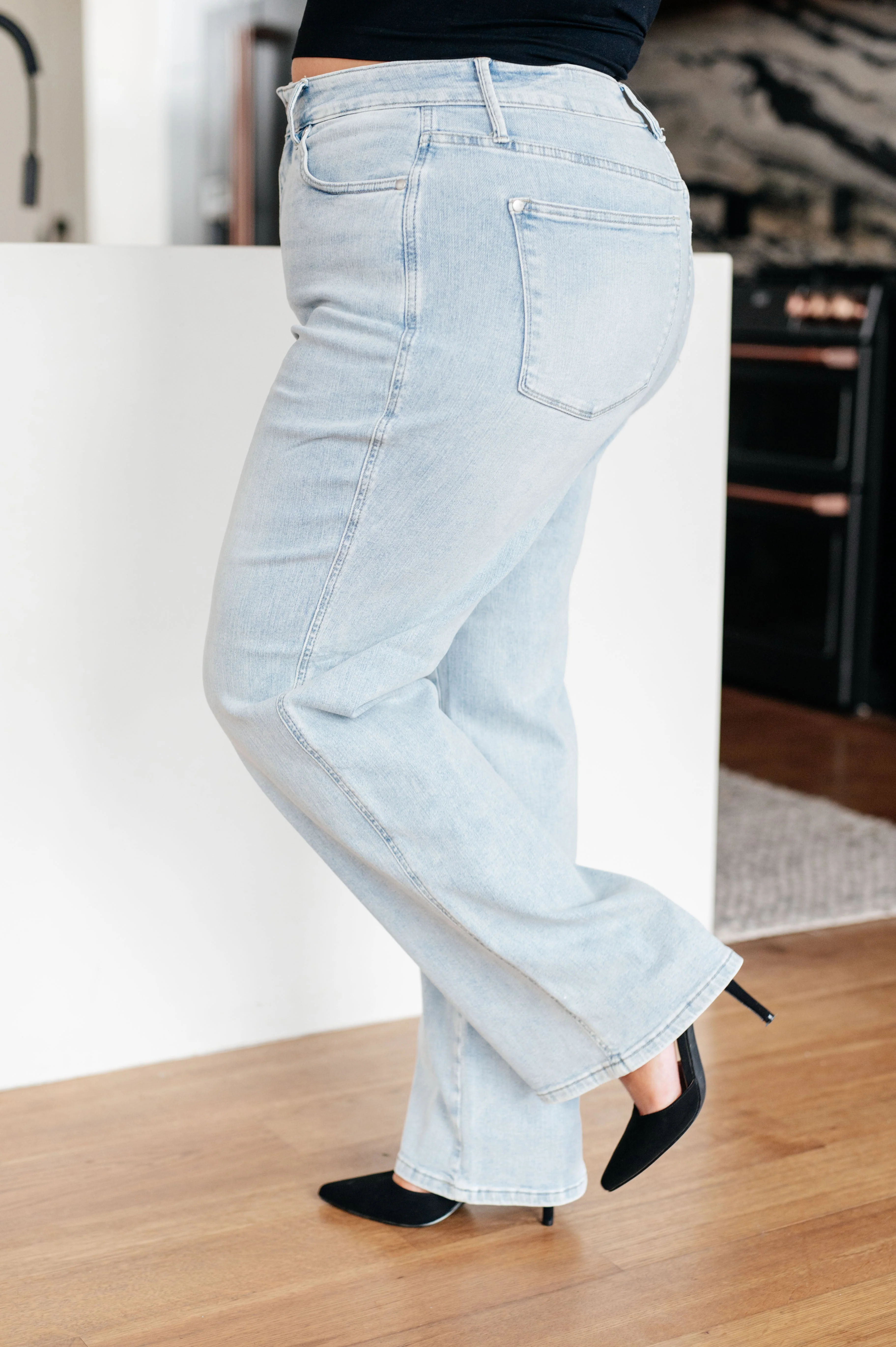 High Rise Control Top Vintage Wash Straight Jeans