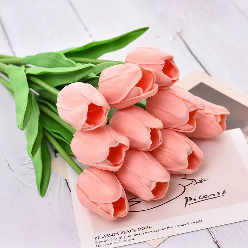 UV Resistant Lifelike Artificial Tulips Flowers