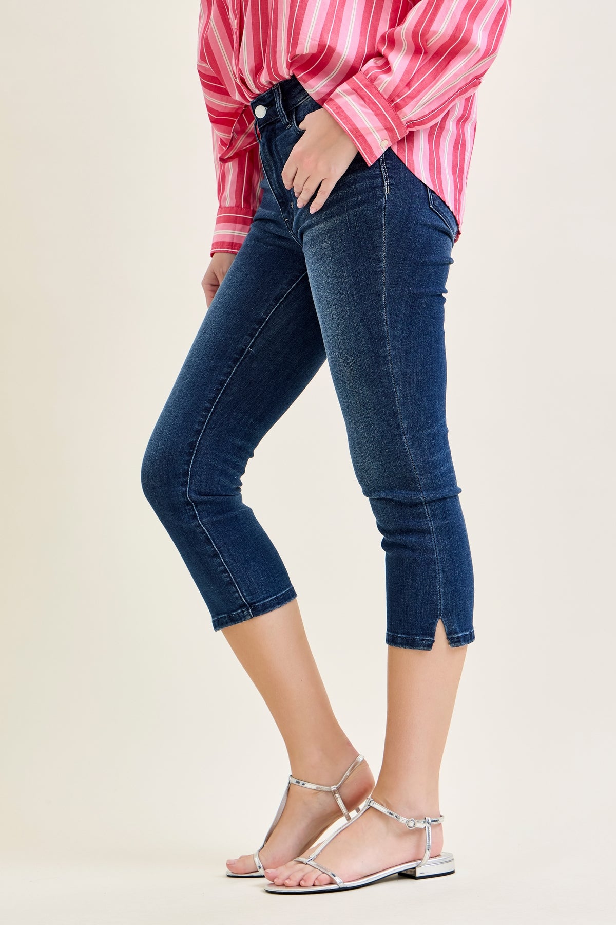 Helen Mid Rise Sleek & Chic Side-Slit Capris