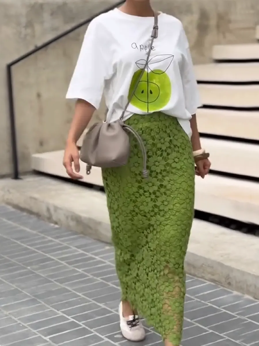 Women's Elegant Hollow-out Lace Slim-fit Skirt