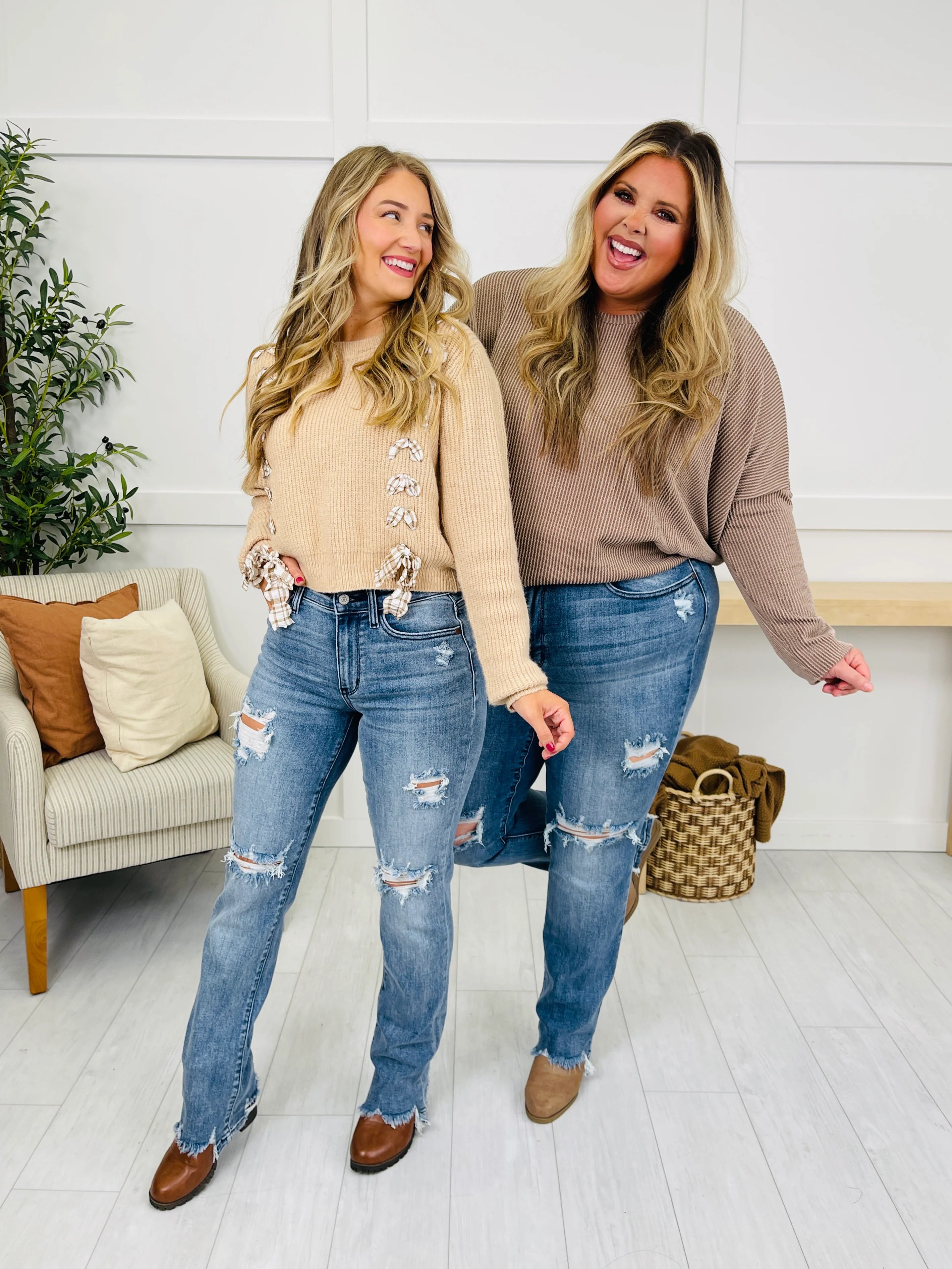 Judy Blue REG/CURVY Get Something Straight Mid Rise Jeans