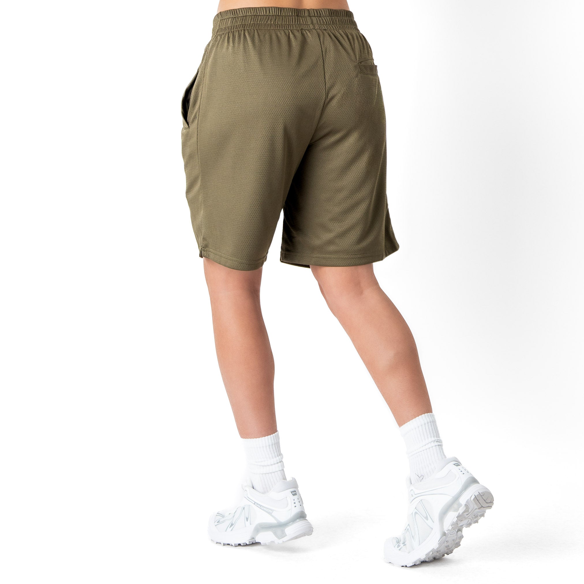 RELAXED CUT SHORTS WOLVES - OLIVE