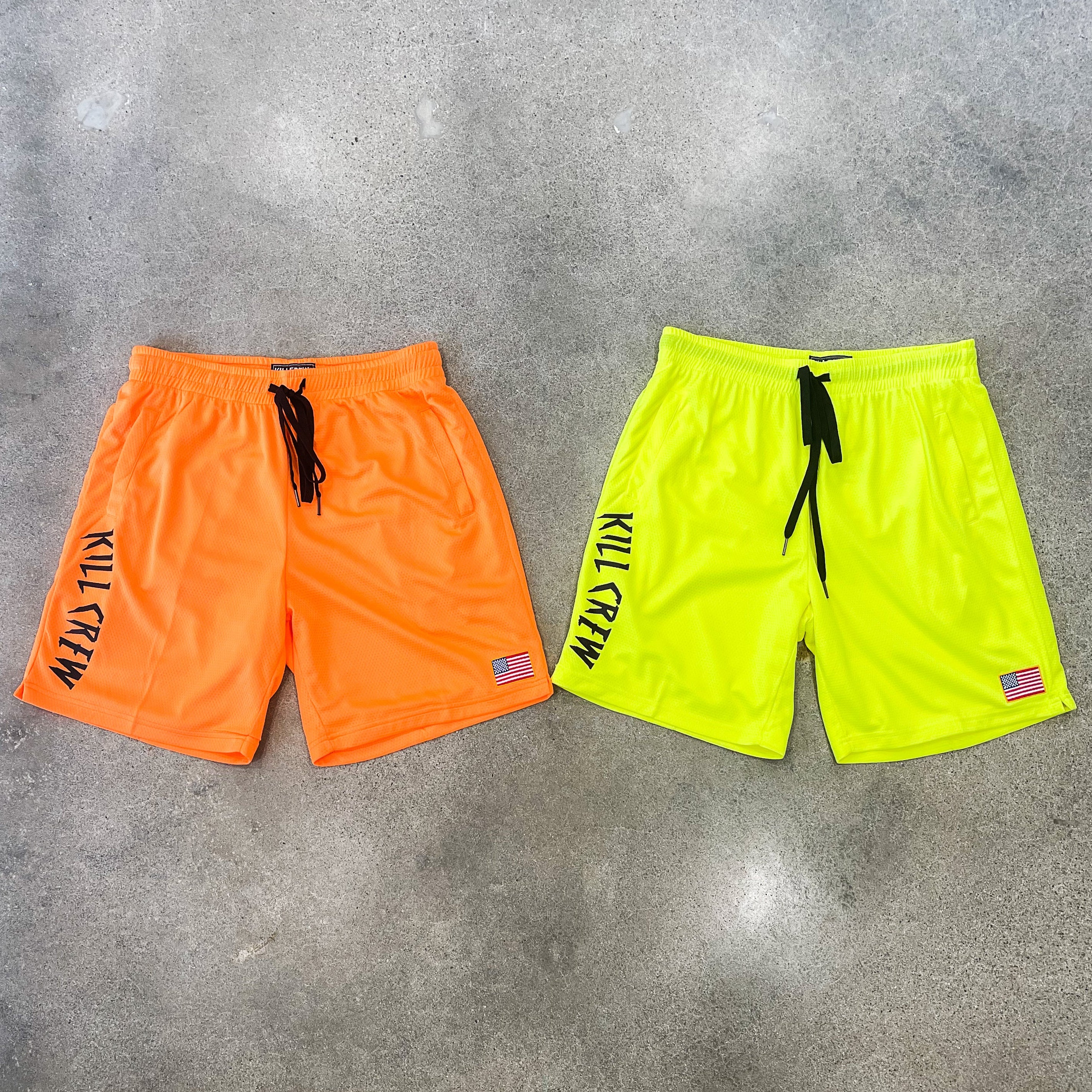 RELAXED CUT SHORTS EMBROIDERED FLAG - ORANGE