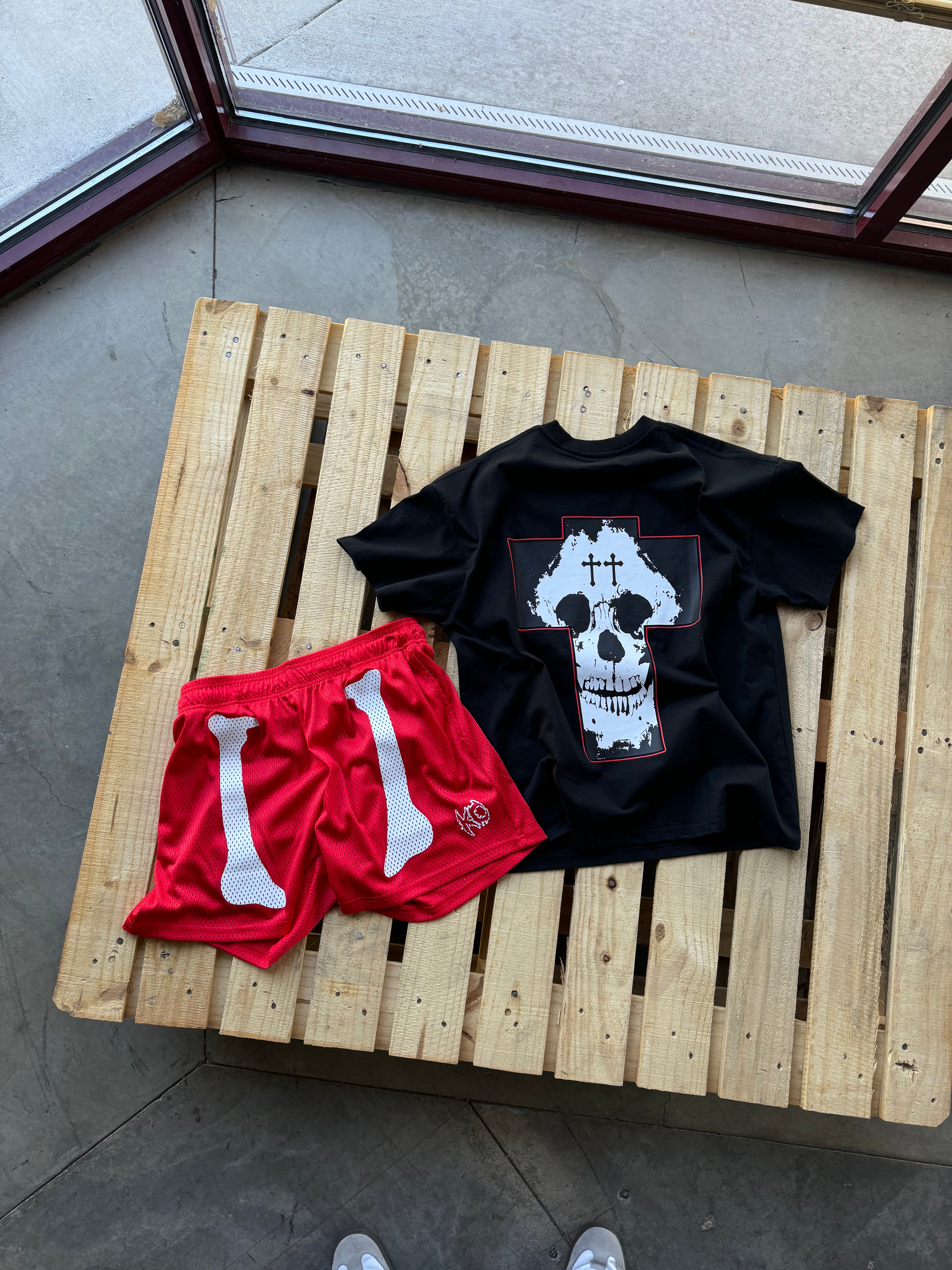 VENTED MESH SHORTS BONE DRY - RED / WHITE