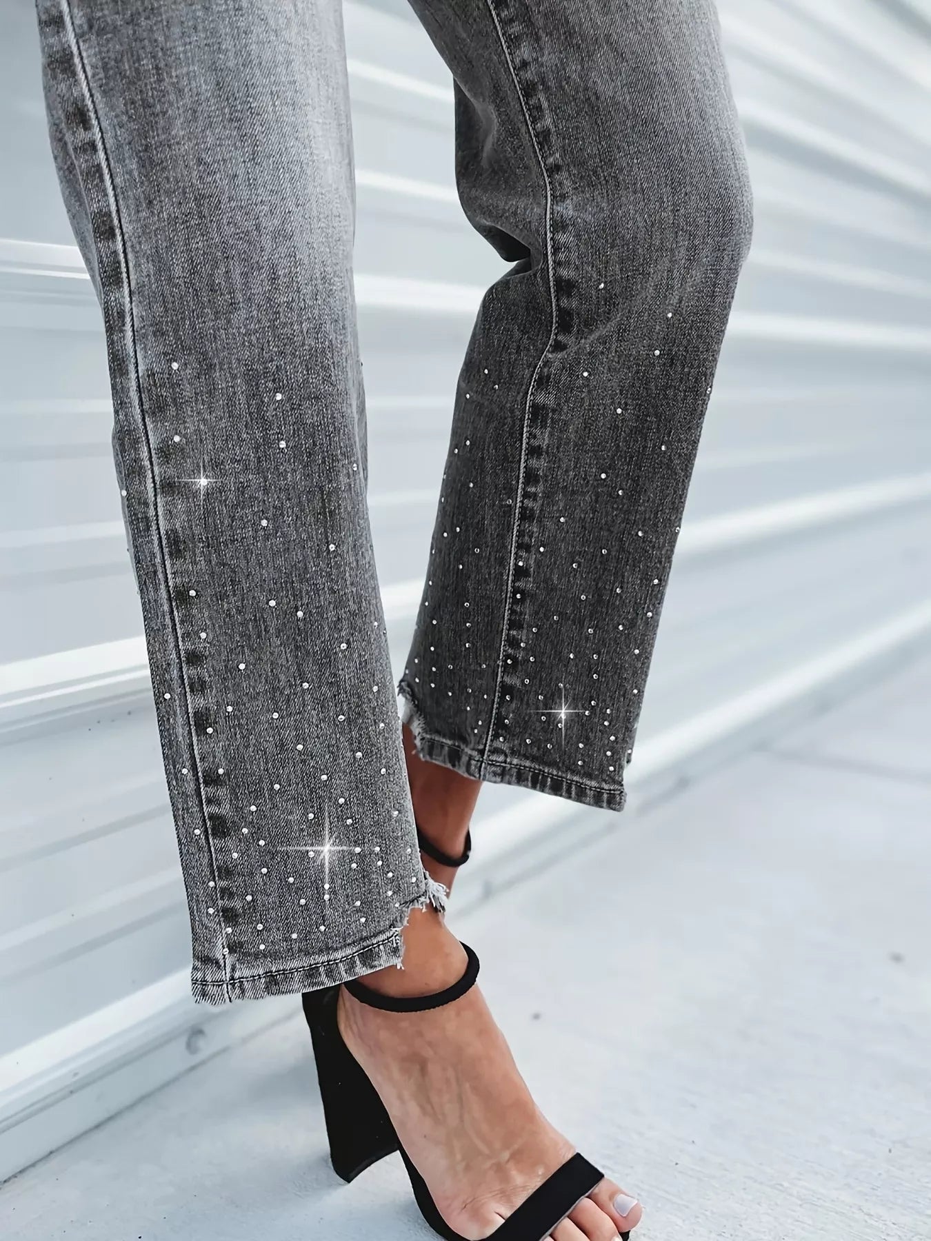 Rhinestone Embellished Cropped Jeans