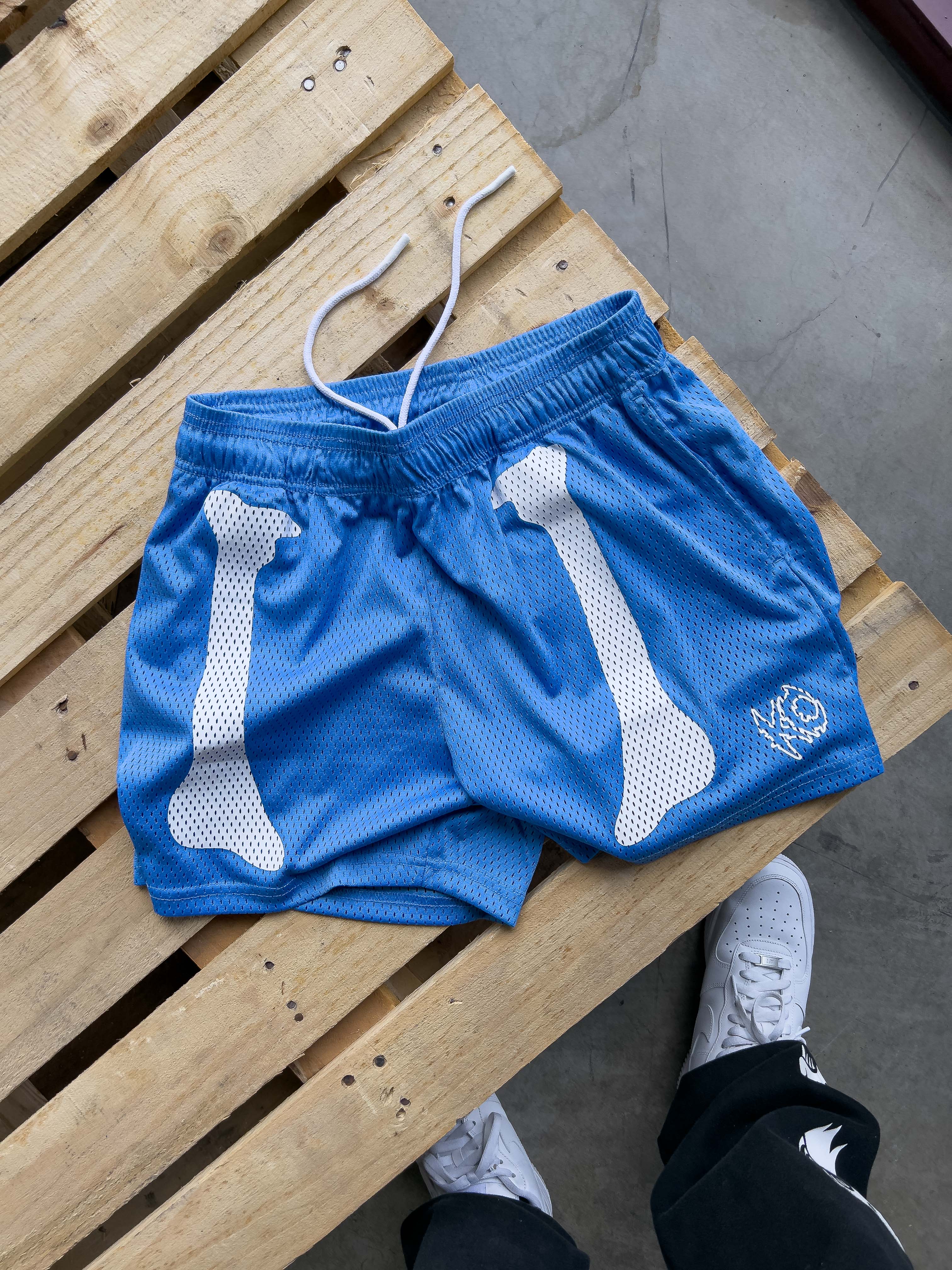 VENTED MESH SHORTS BONE DRY - BLUE / WHITE