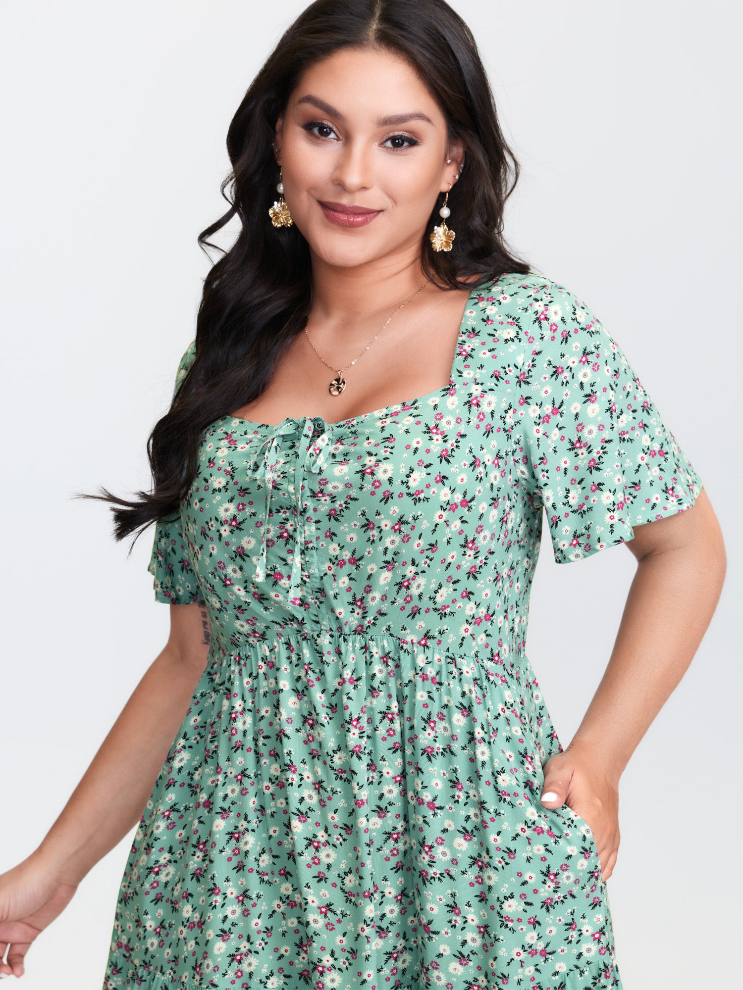 Ditsy Floral Sweetheart Drawstring Pocket Tiered Dress