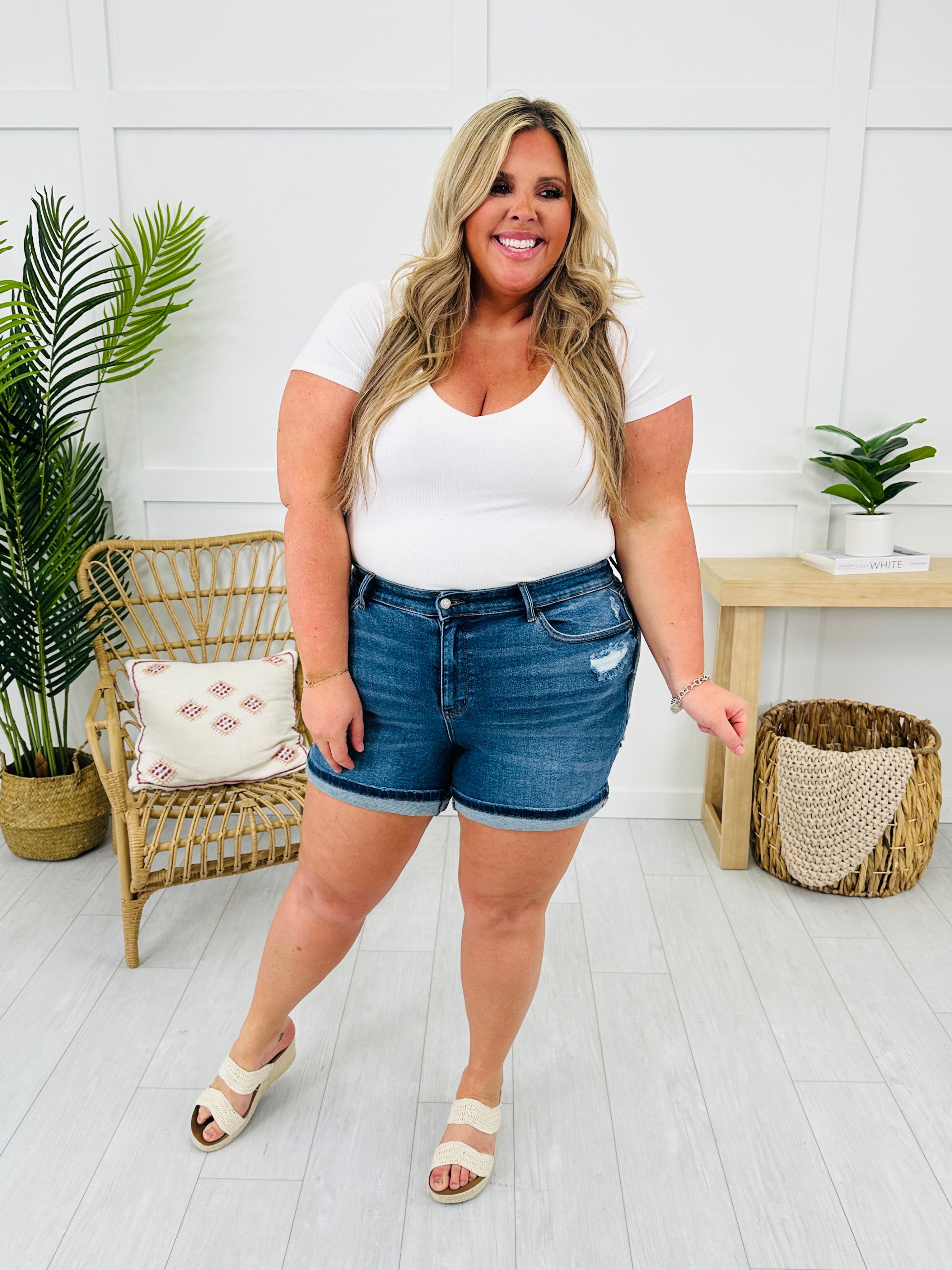 Judy Blue Sunshine Awaits Mid Rise Shorts