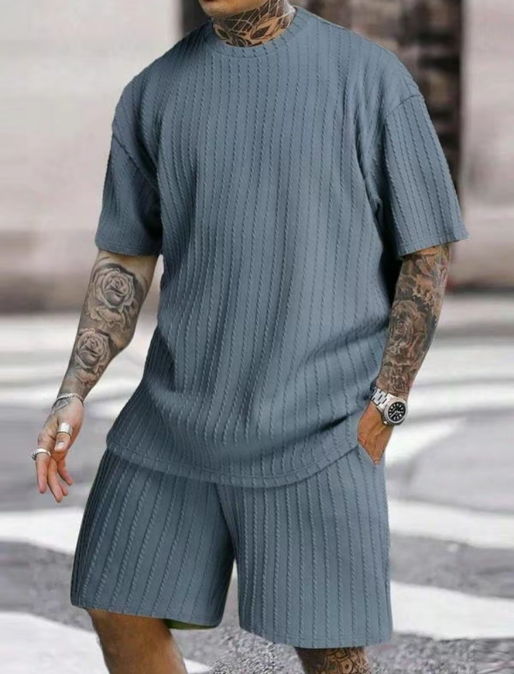 Men's Summer 2-Piece Outfit- Loose Casual Crewneck T-Shirt & Pocket Shorts for Daily Outdoor Wear