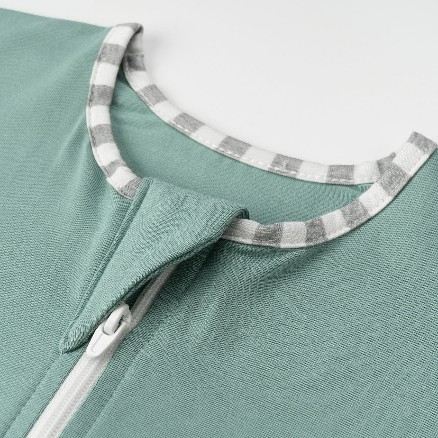 0.5 Tog Shark-Fin Transition Swaddle