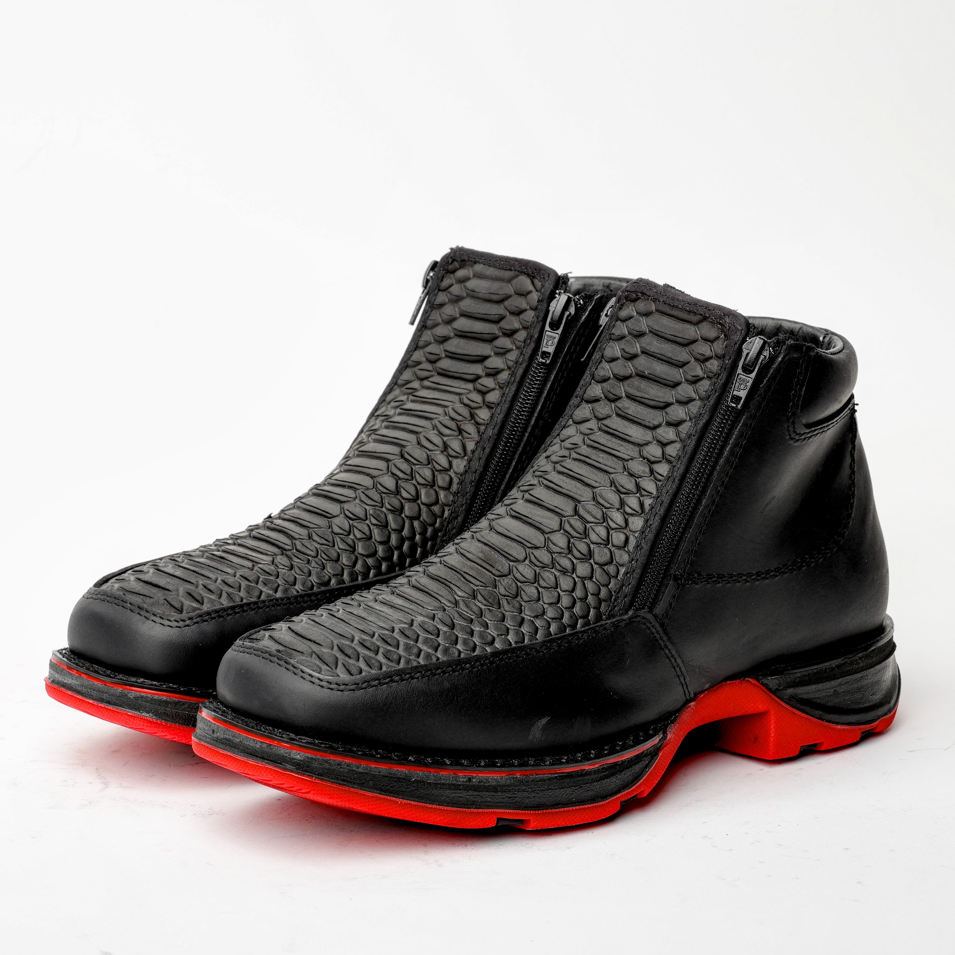 Matte Black Python Leather Botin With 3D Lightweight Soles - Square Toe