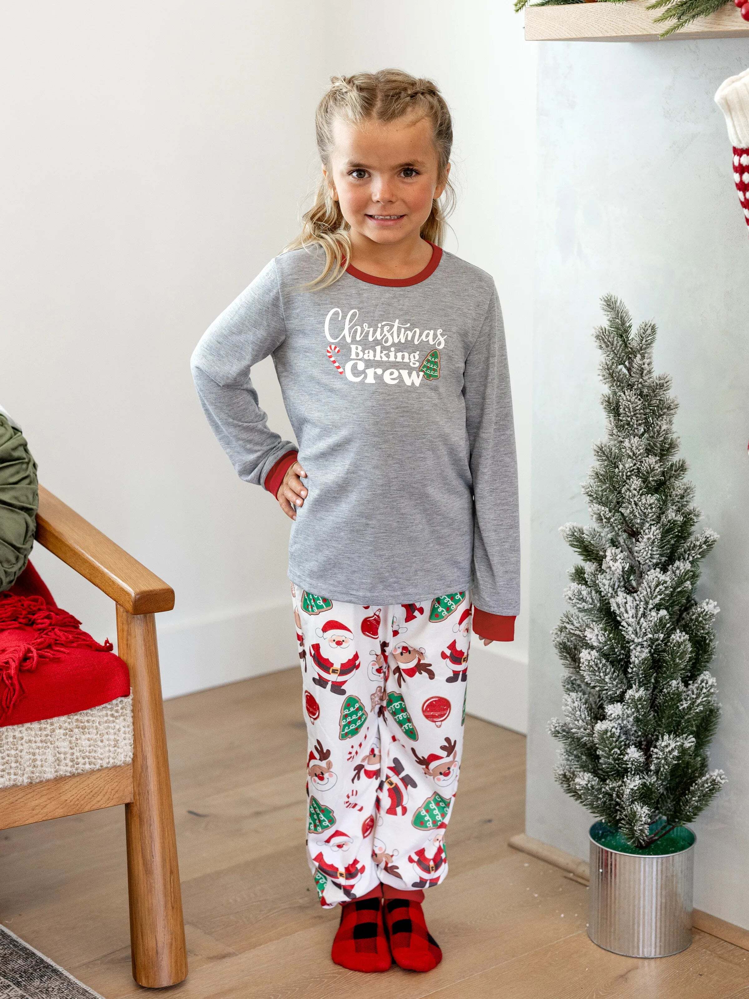 Christmas Matching Family Pajamas Set Glow In The Dark Santa Claus Christmas-themed Print PJS with Christmas Socks Color block