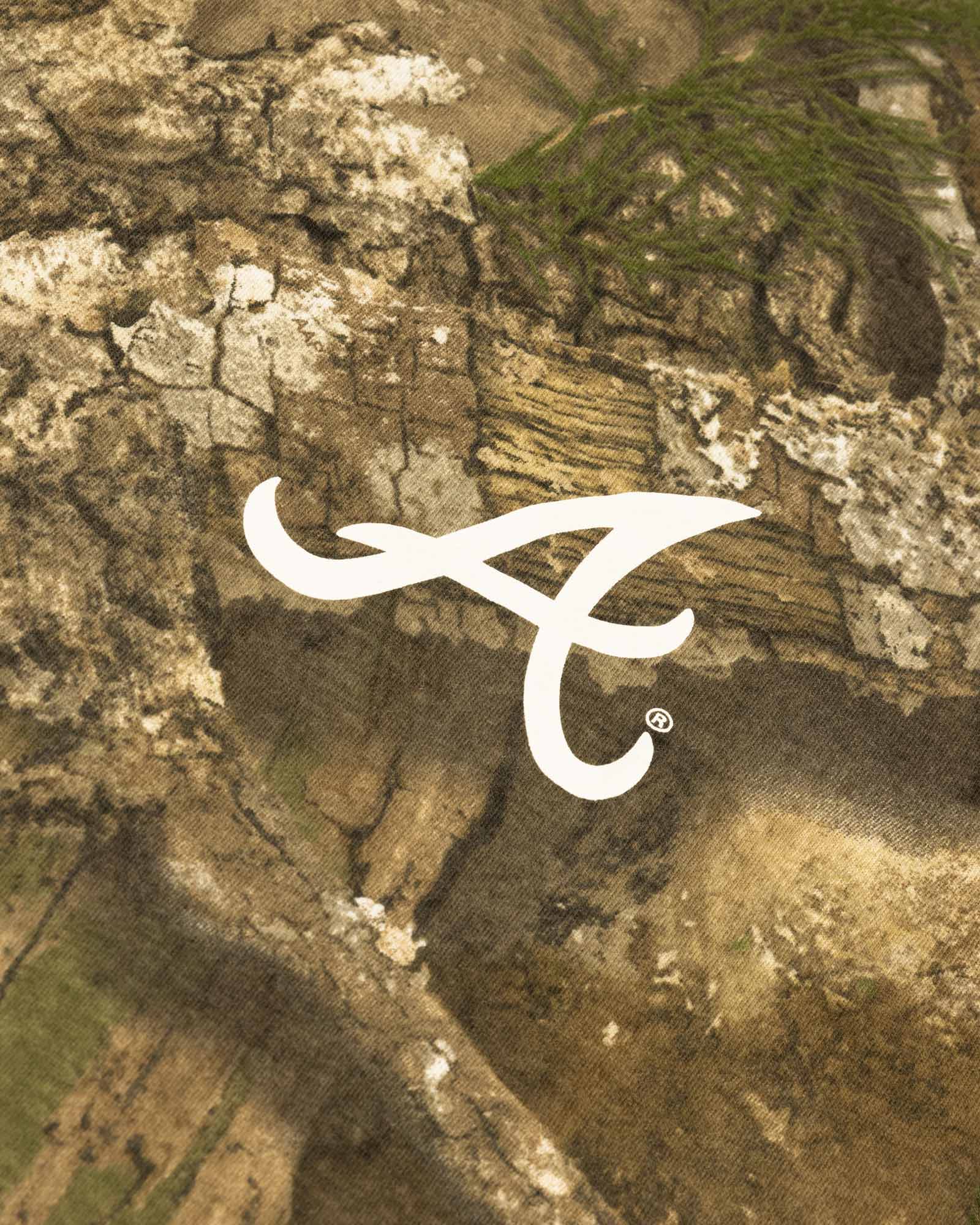 Realtree APX Youth T-Shirt - Atlanta Braves