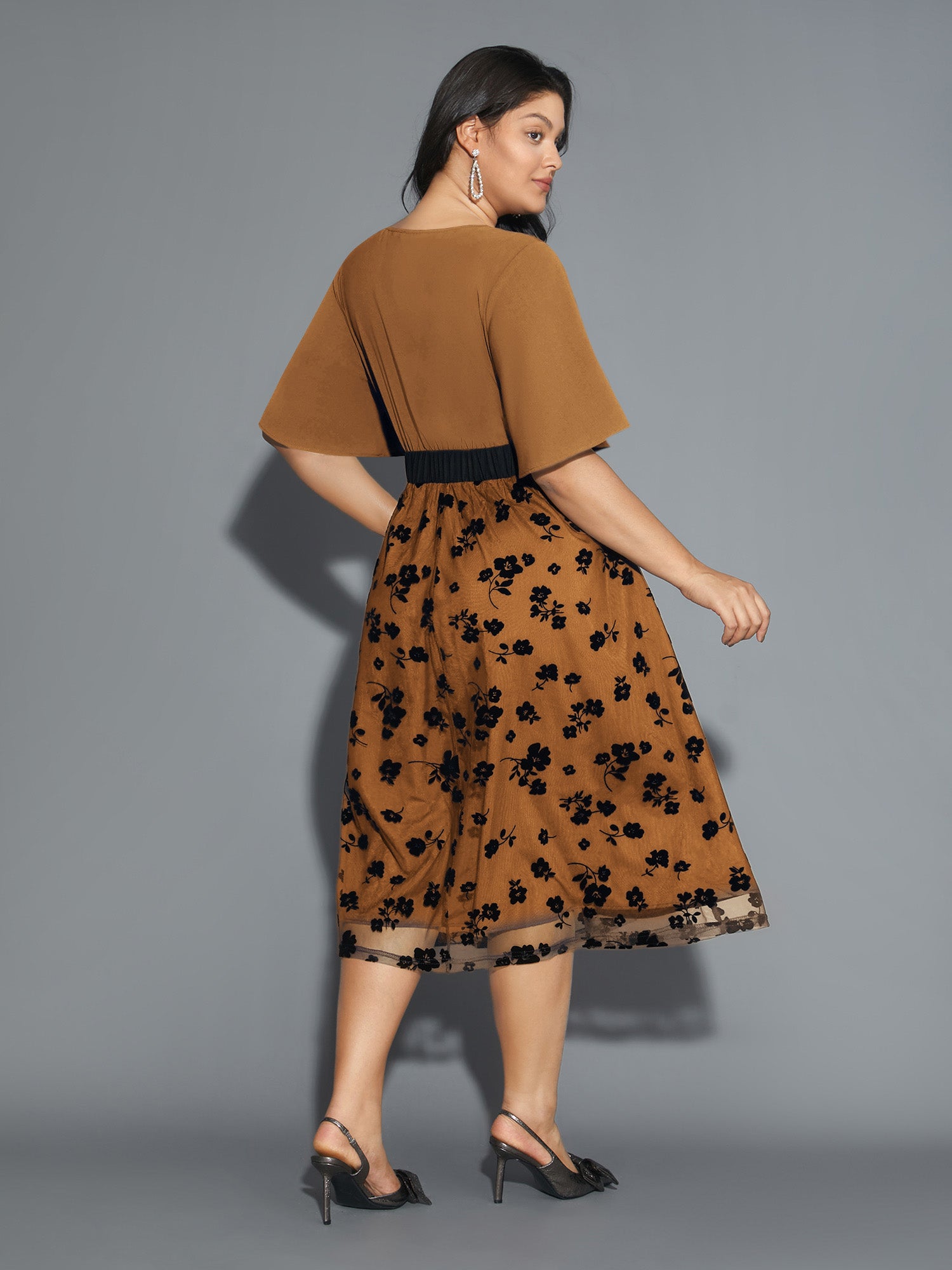 Floral Embroidered Mesh keyhole Dress