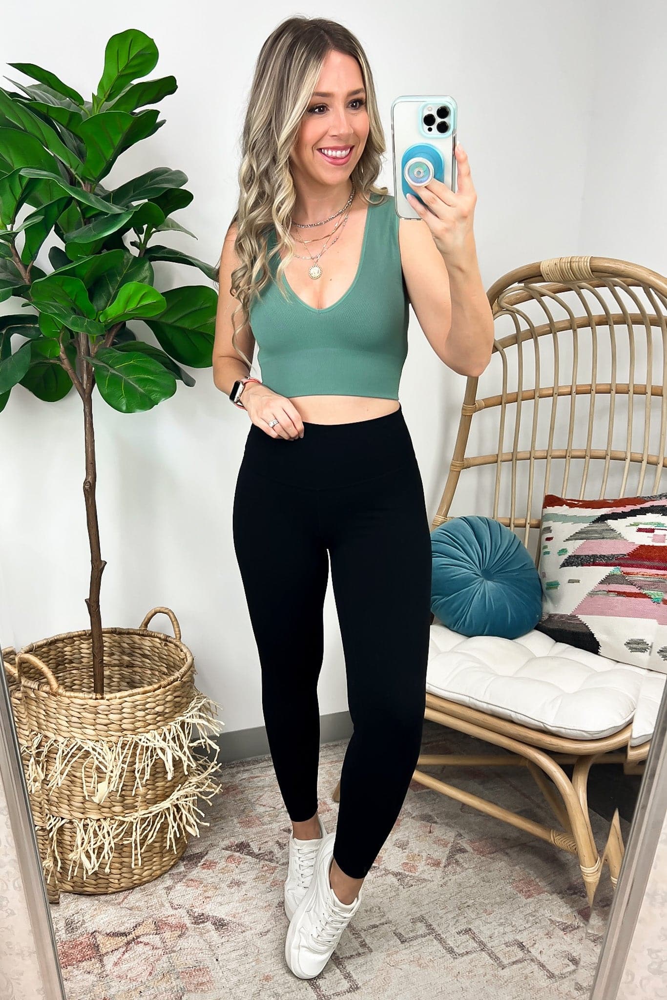 Seamless Ribbed V-Neck Cropped Tank Top