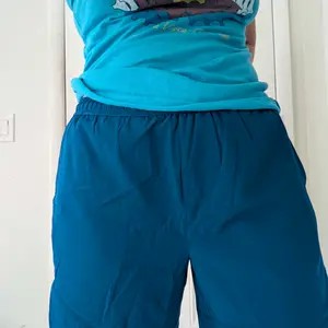 2 in 1 Stretch Short Lined Black Mayan Gym Shorts, Breathable Comfort Workout Athletic Training Shorts with Phone Pockets