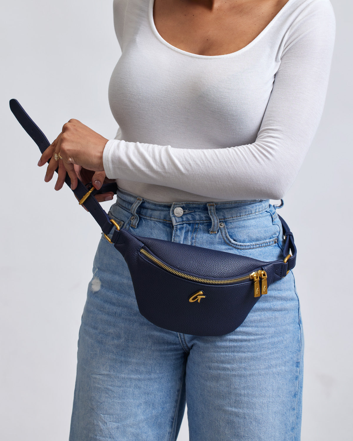 MINI PEBBLE FANNY PACK - NAVY