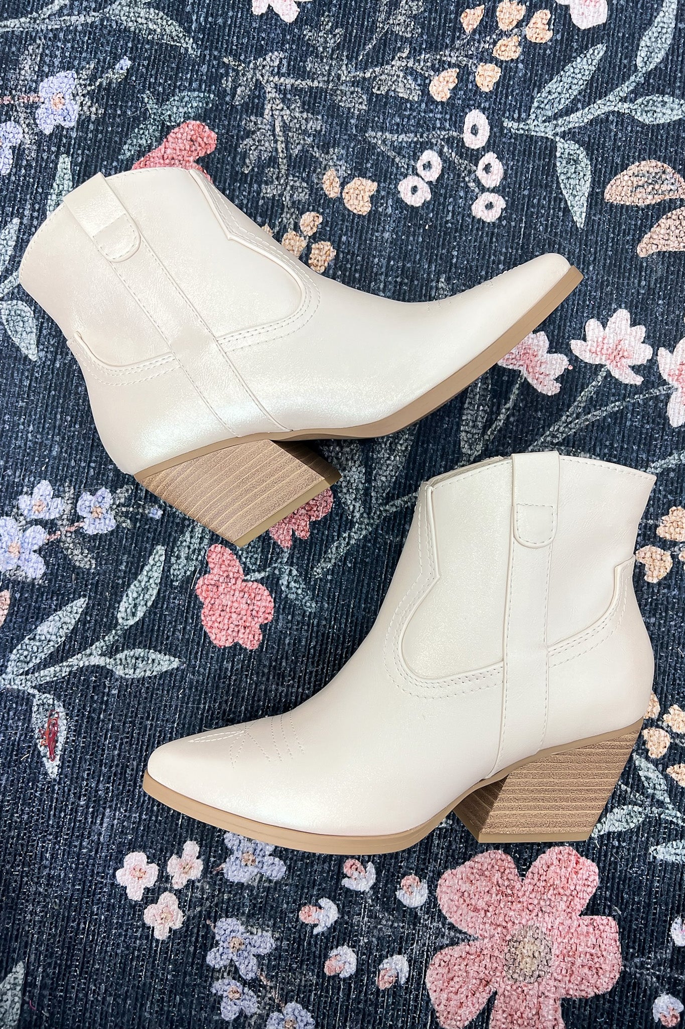 Western Cowgirl Heeled Bootie