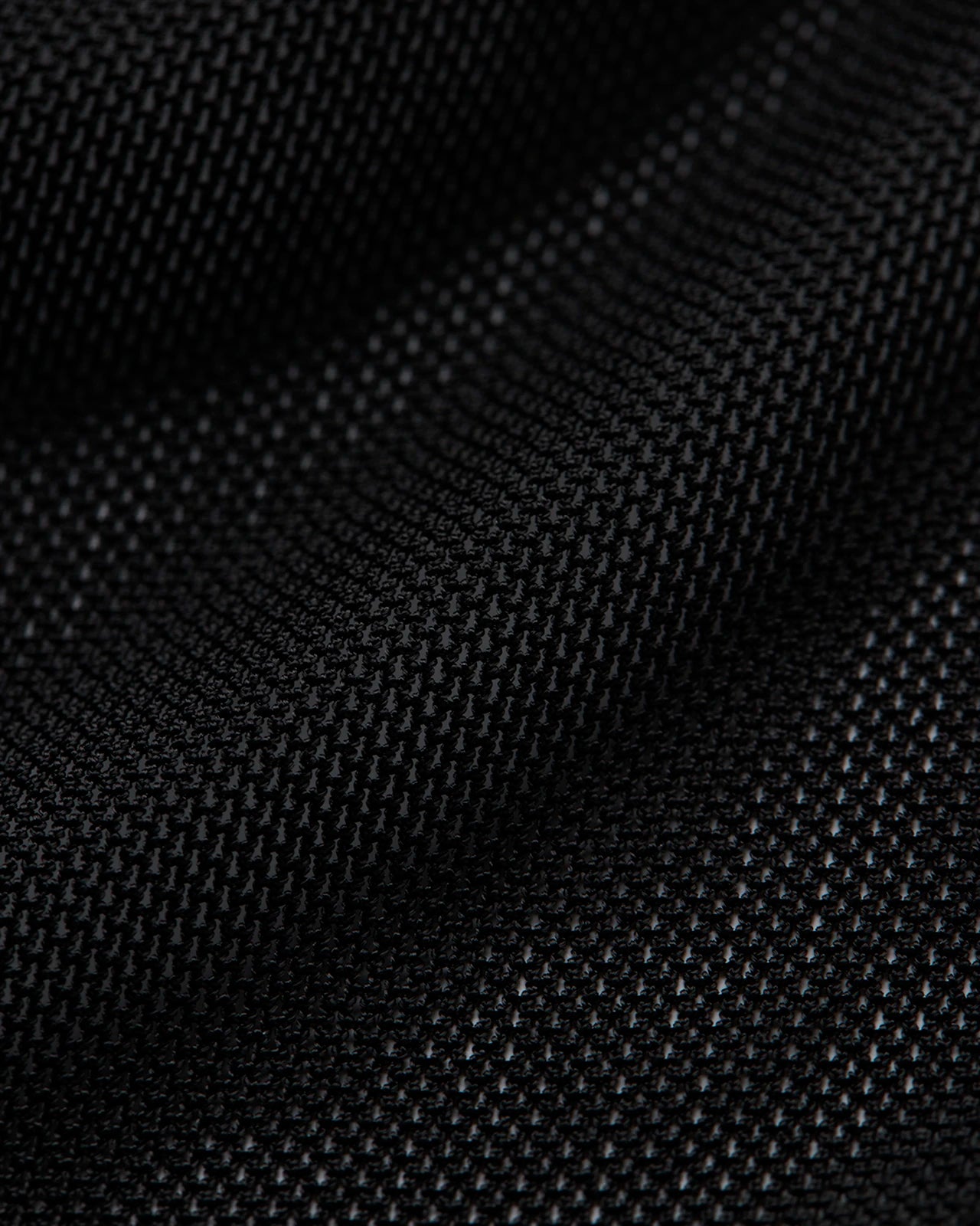 Mesh - Black Tonal