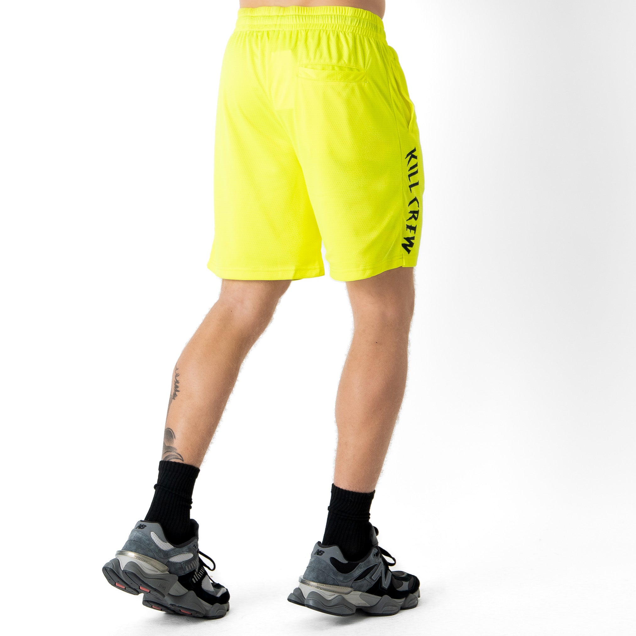 RELAXED CUT SHORTS EMBROIDERED FLAG - NEON YELLOW