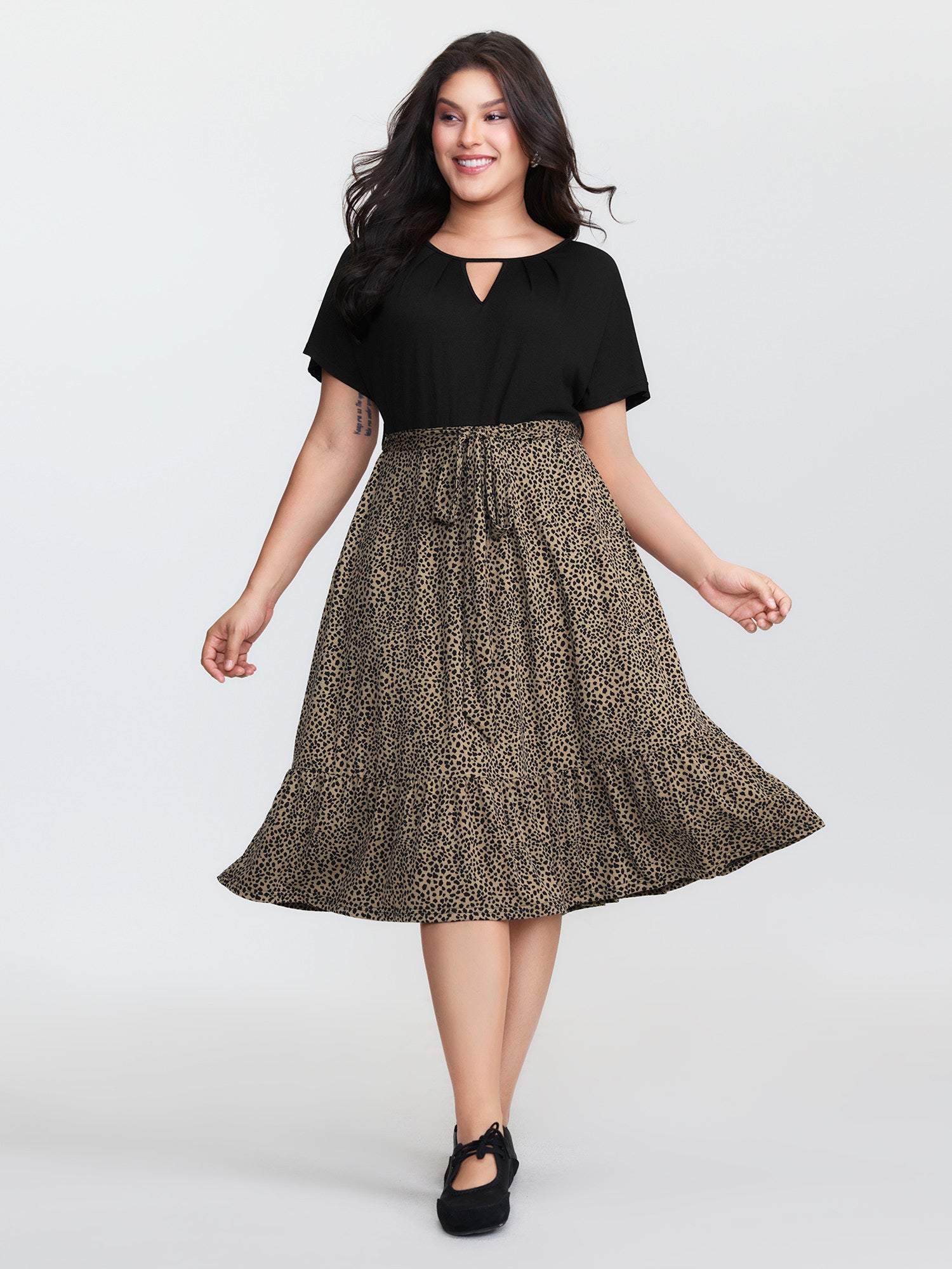 Leopard Print Contrast Cut-Out Neckline Midi Dress