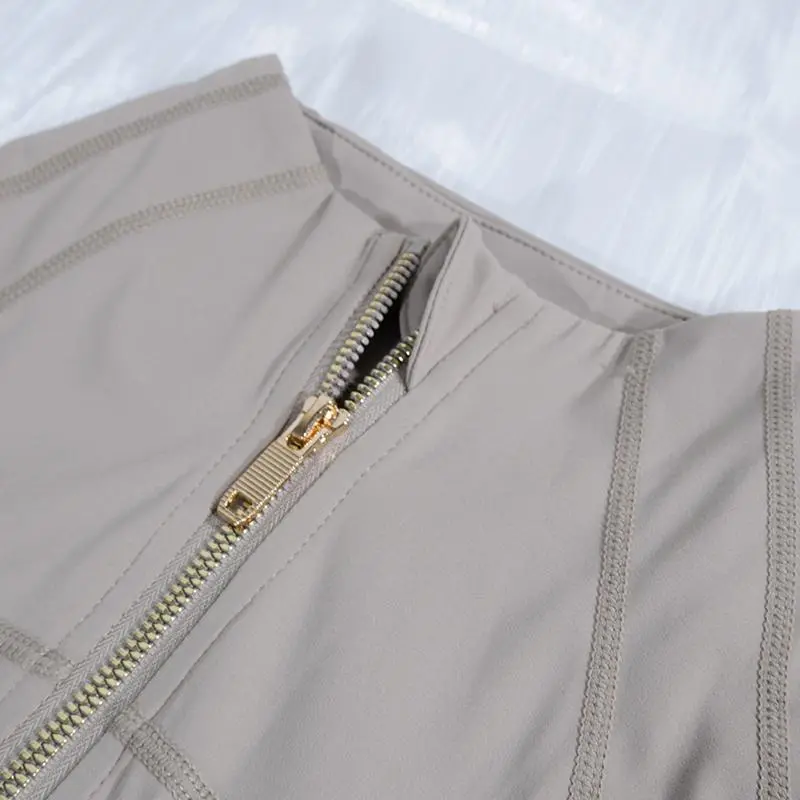 Stylish Yoga Set – Slim Fit Jacket & Jumpsuit