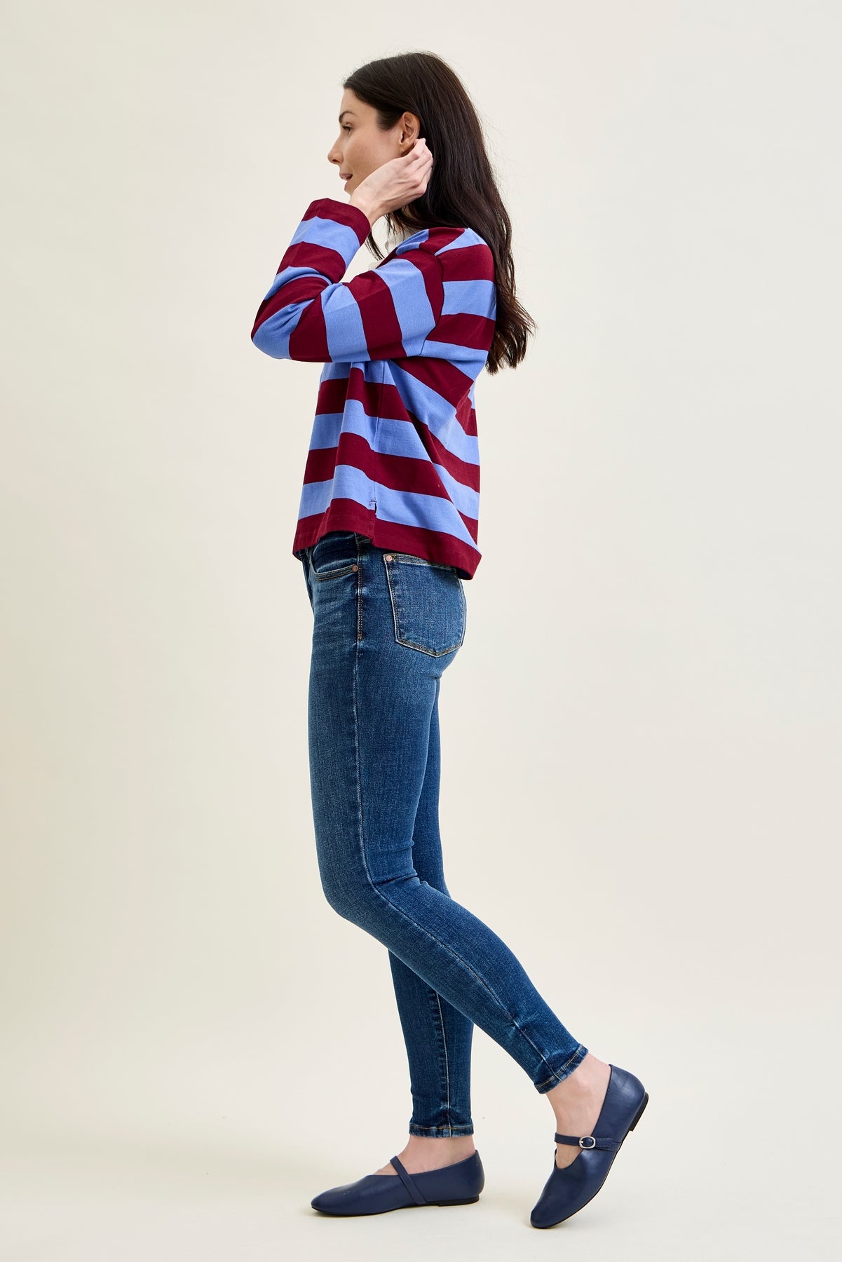 Joey Mid Rise Skinny Jeans With Handsand