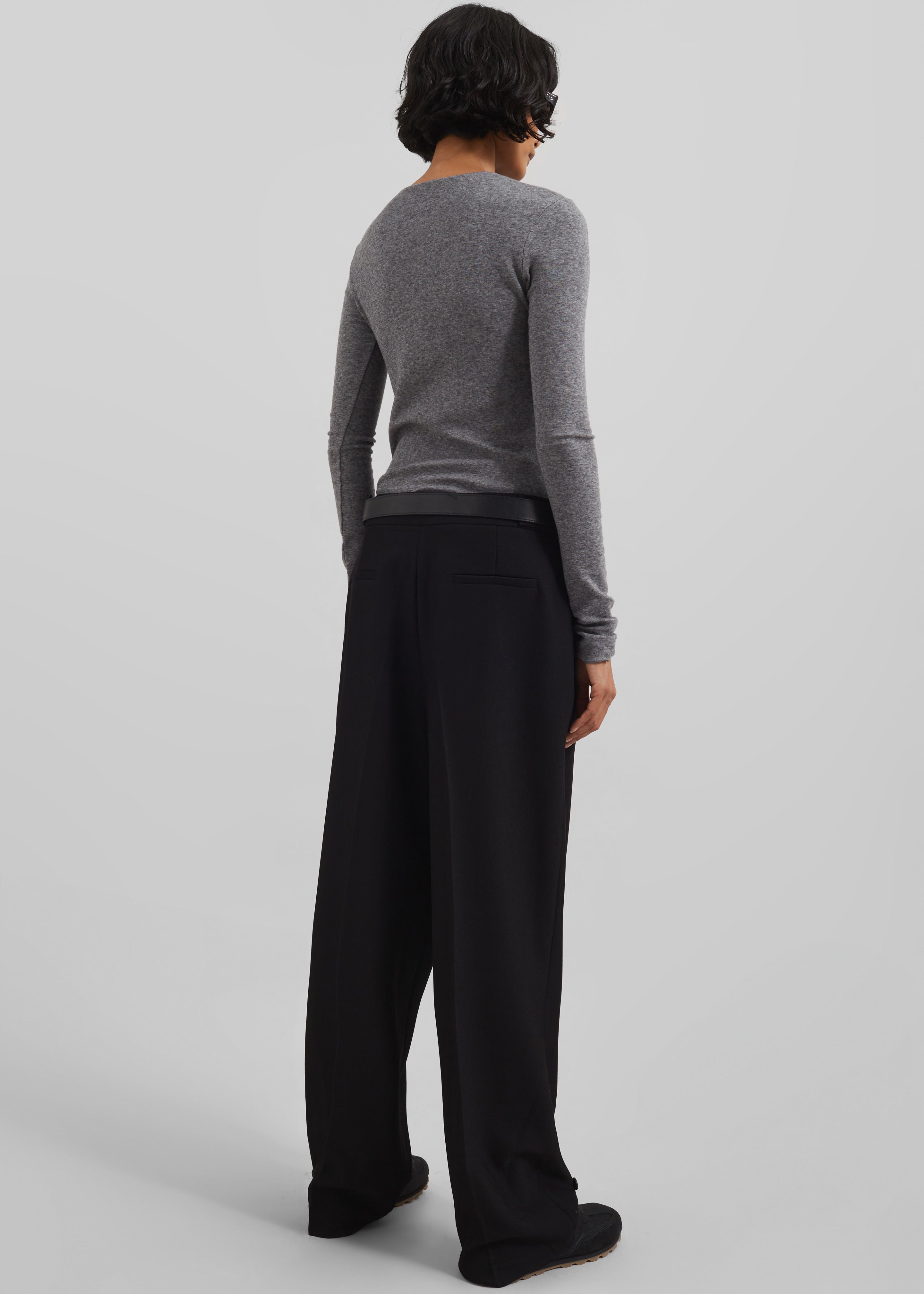 Doyer Pleated Trousers - Black