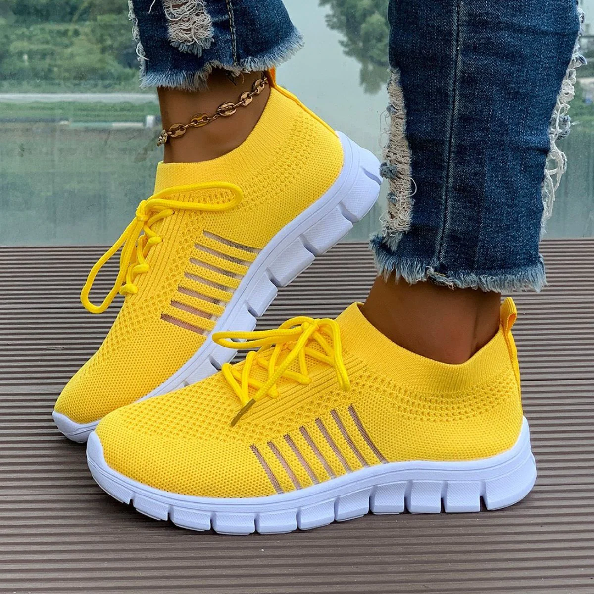 Breathable Mesh Round Toe Athletic Shoe (multiple color options)