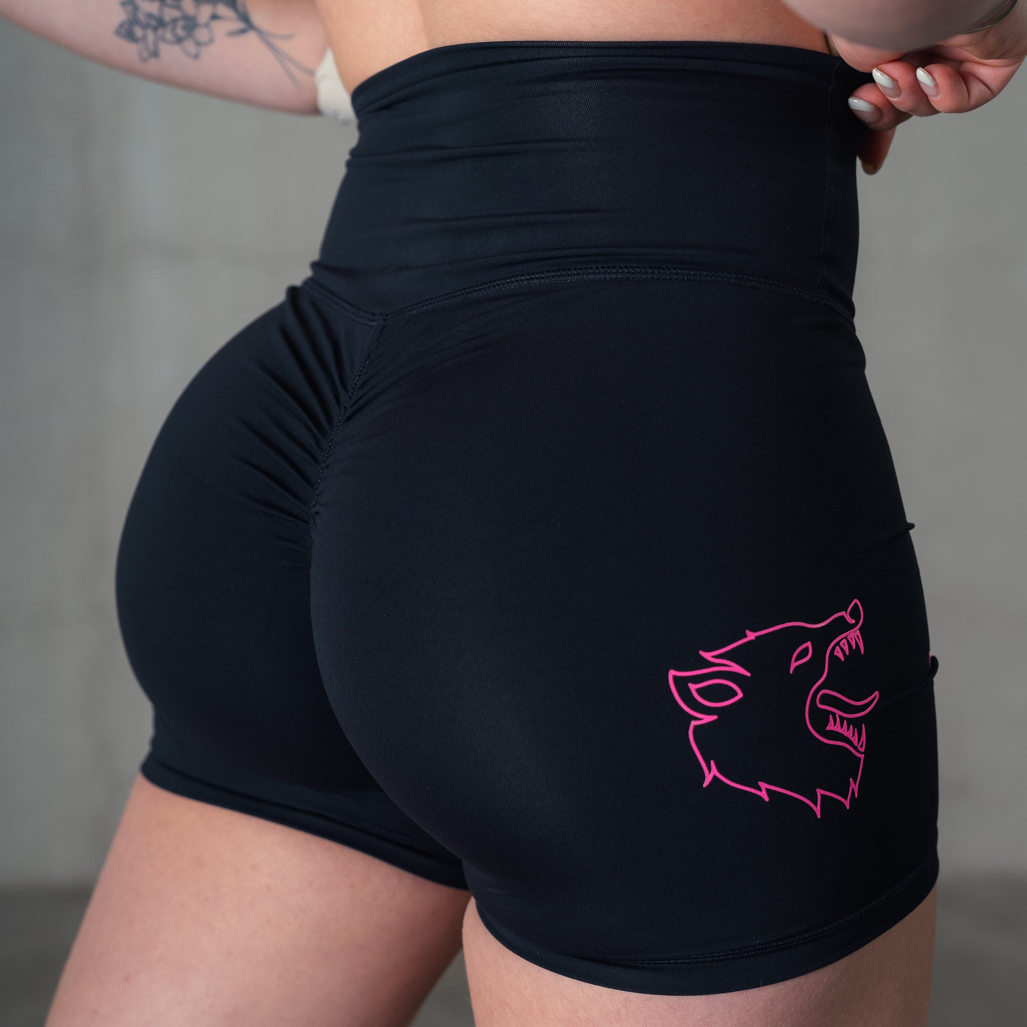 SCRUNCH WOLF BIKER SHORTS - BLACK / PINK