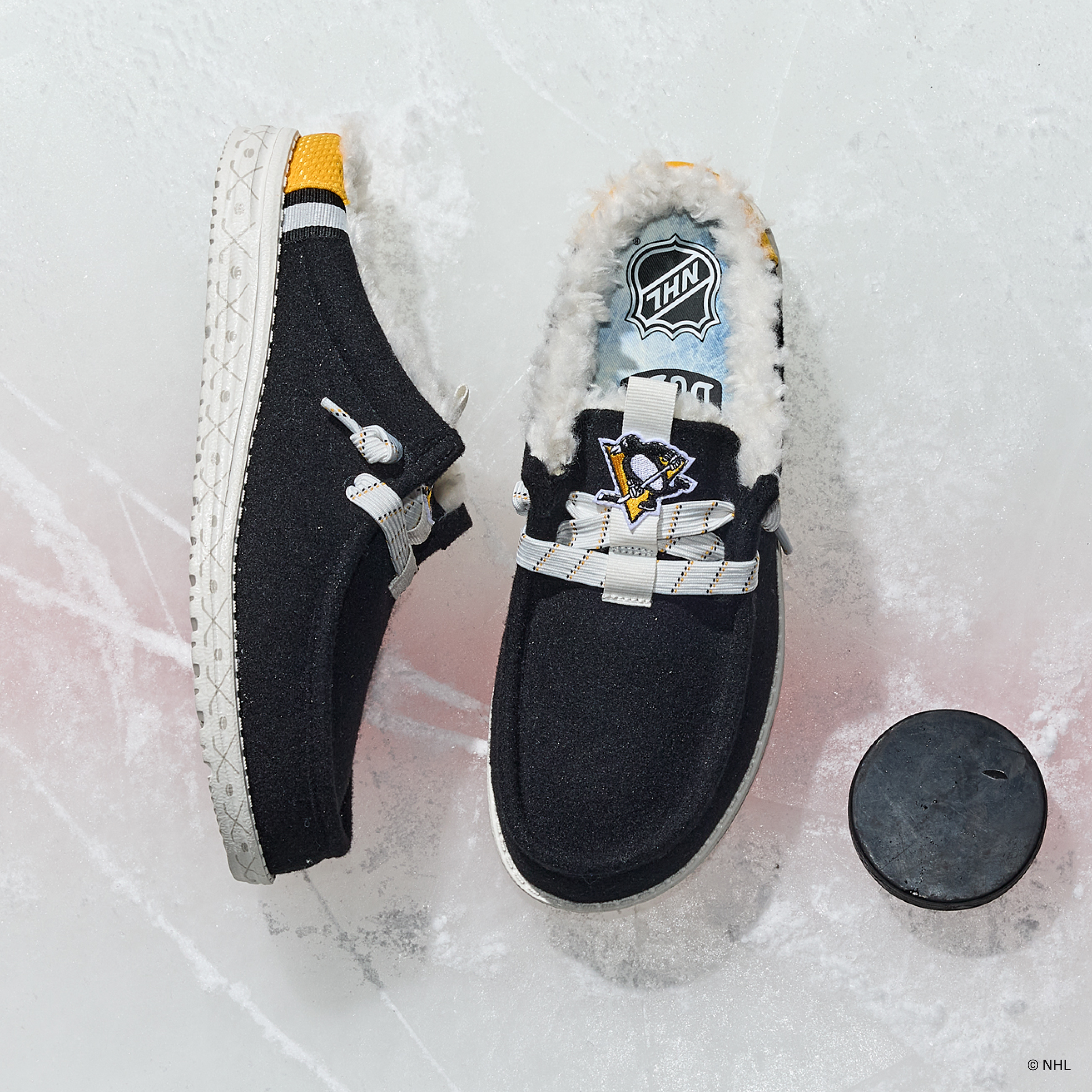 NHL® Pittsburgh Penguins® Wally Slip - Black/Yellow