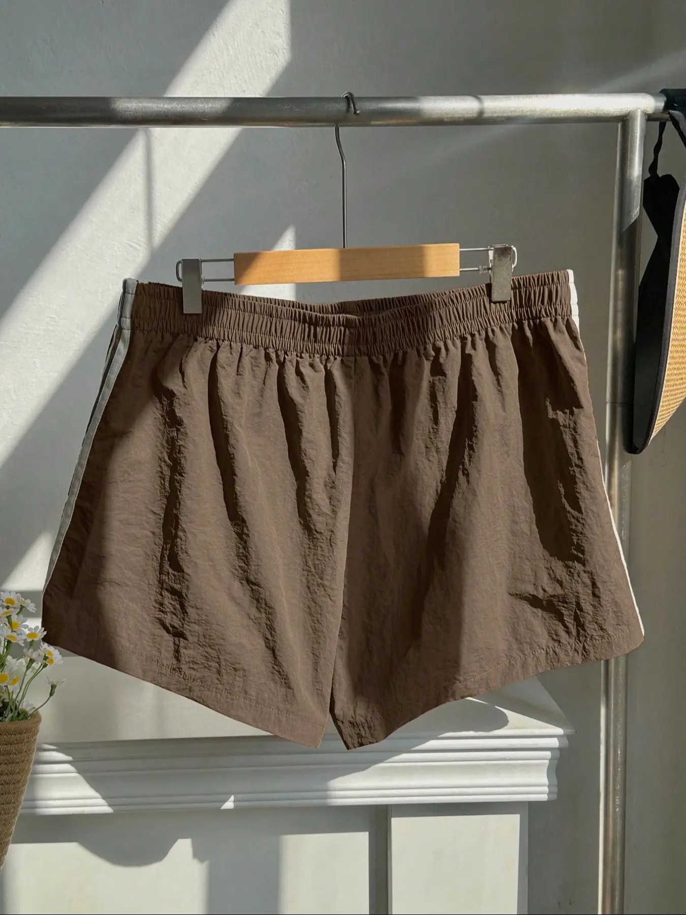 Deep Gym Shorts with Side Stripes