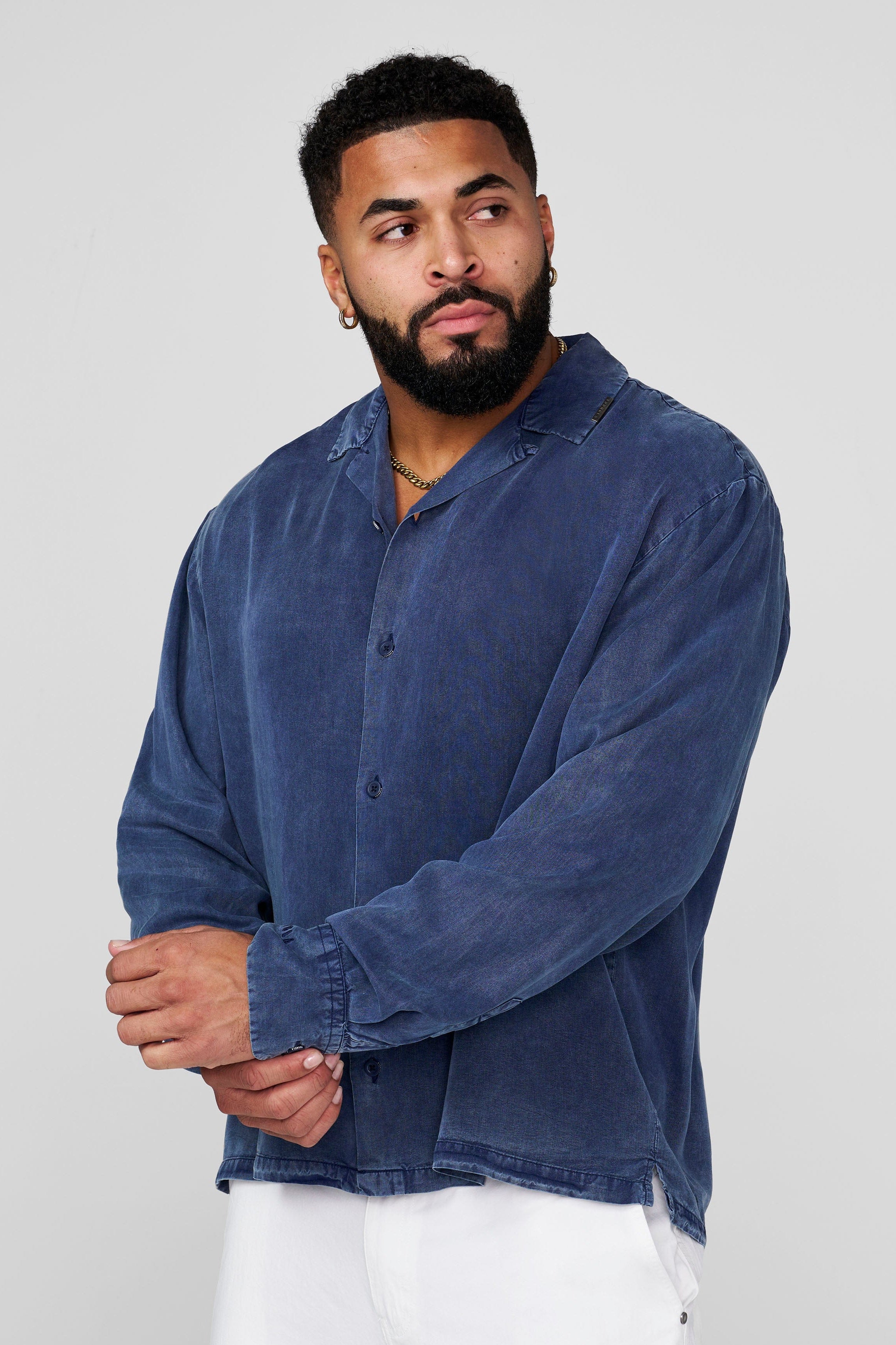 8053 - Flowy Button-ups