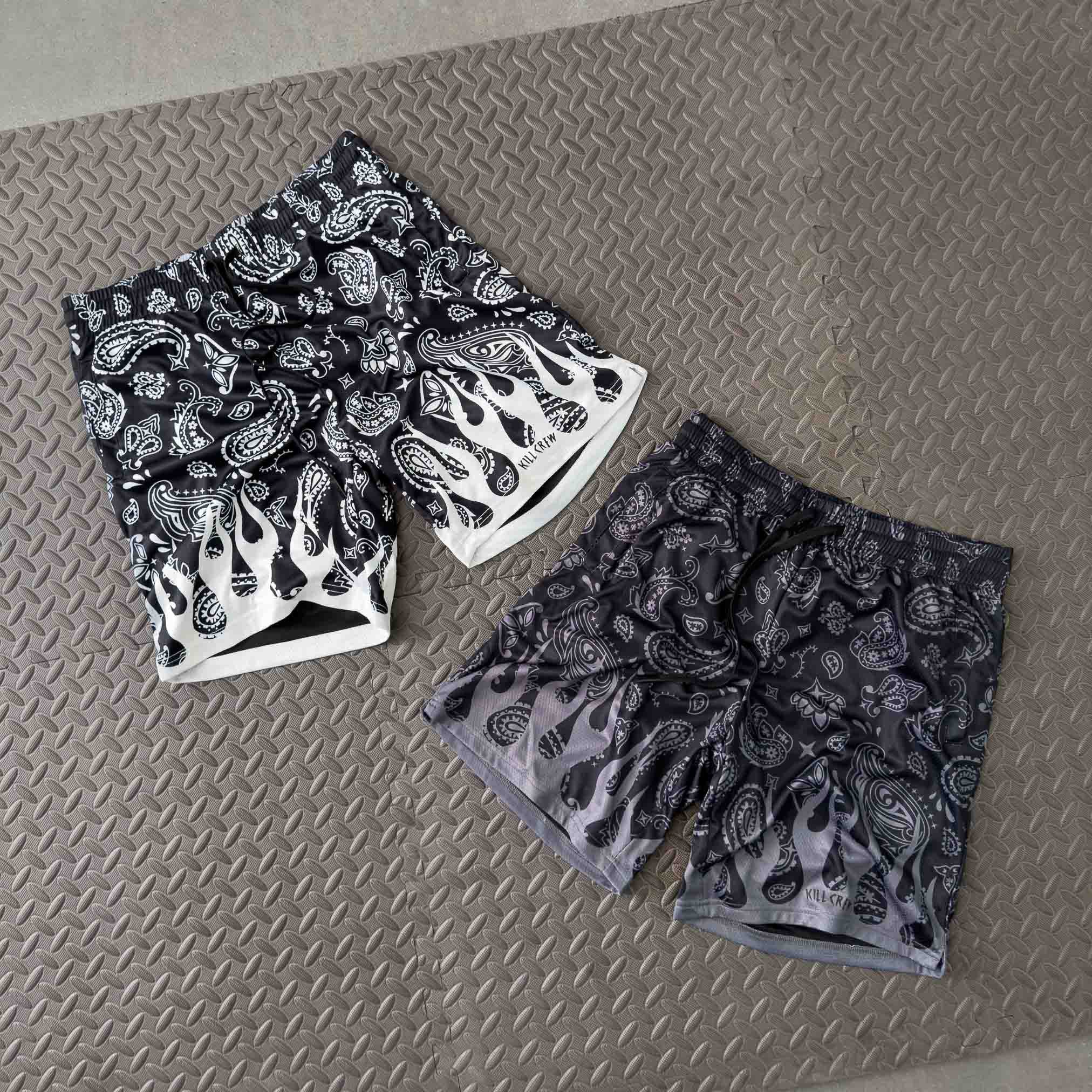 RELAXED CUT SHORTS BANDANA FLAME - BLACKOUT