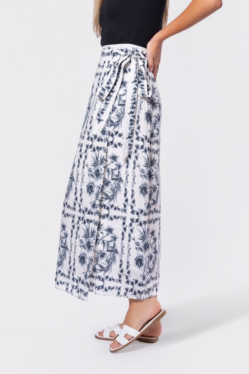 Leila Skirt (White/Black)