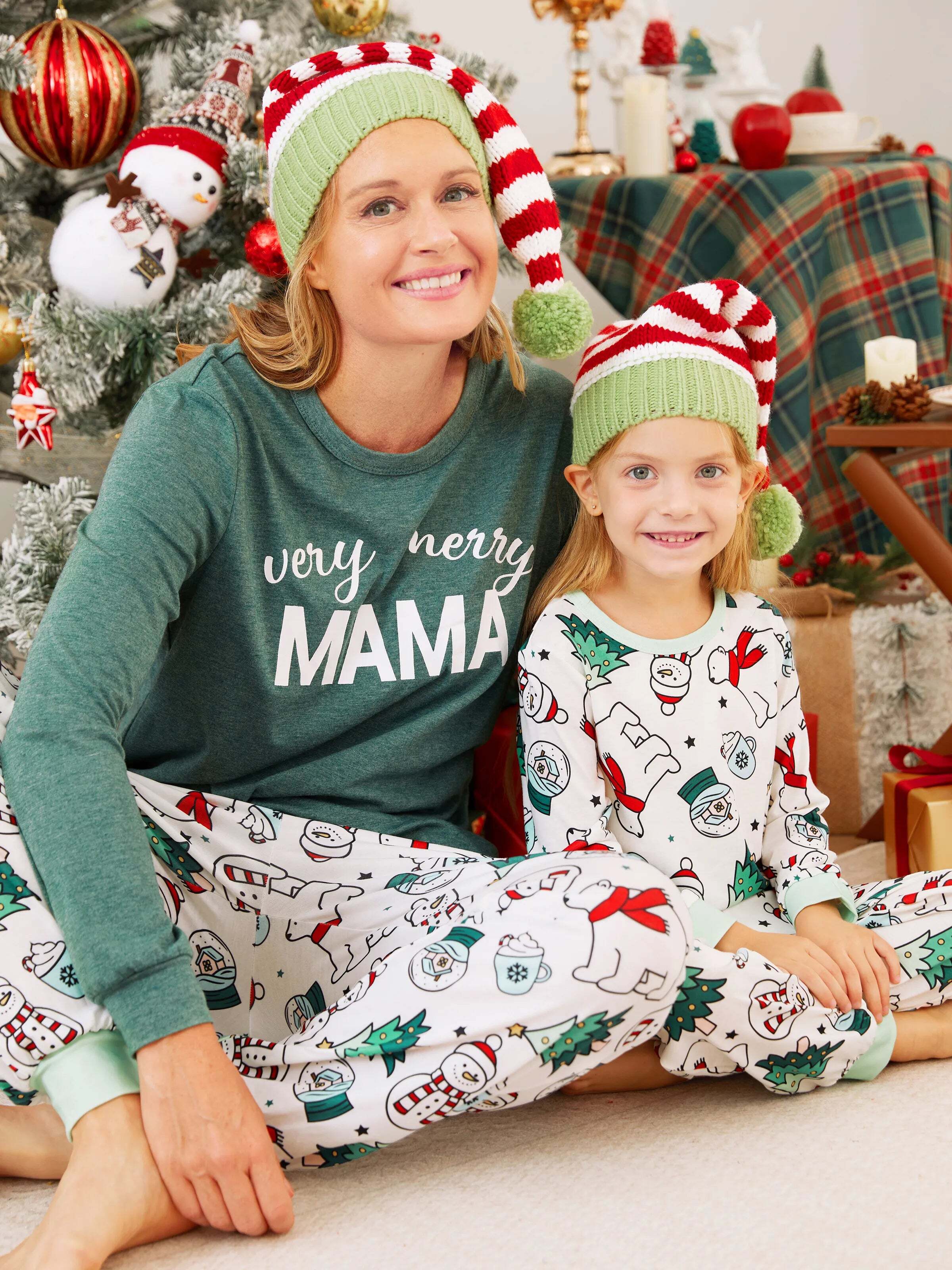 Christmas Family Matching Long Sleeves Very Merry Green Tops Allover Pattern Pants Pajamas Sets with Christmas Socks MediumSpringGreen