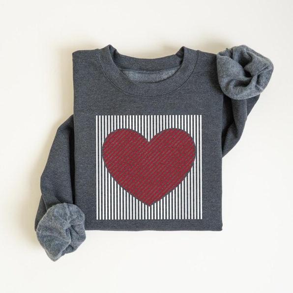 Retro Heart Valentine Sweatshirt – Cozy & Cute Unisex Love Top