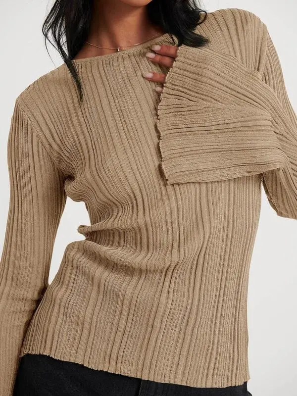 Women’s Bell Sleeve Knit Top – Lightweight Fall Pullover