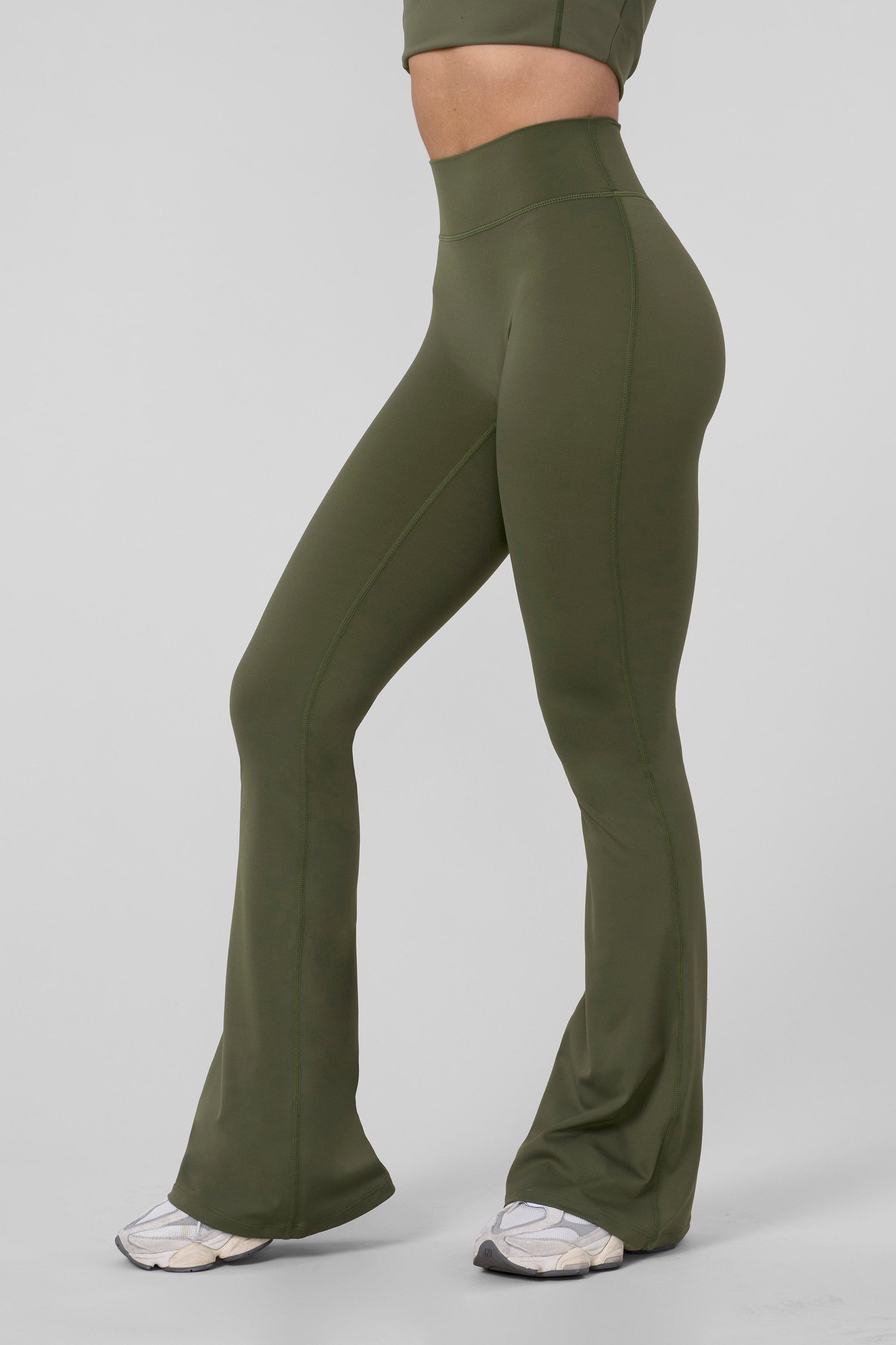 W227 - Curve Flare Leggings